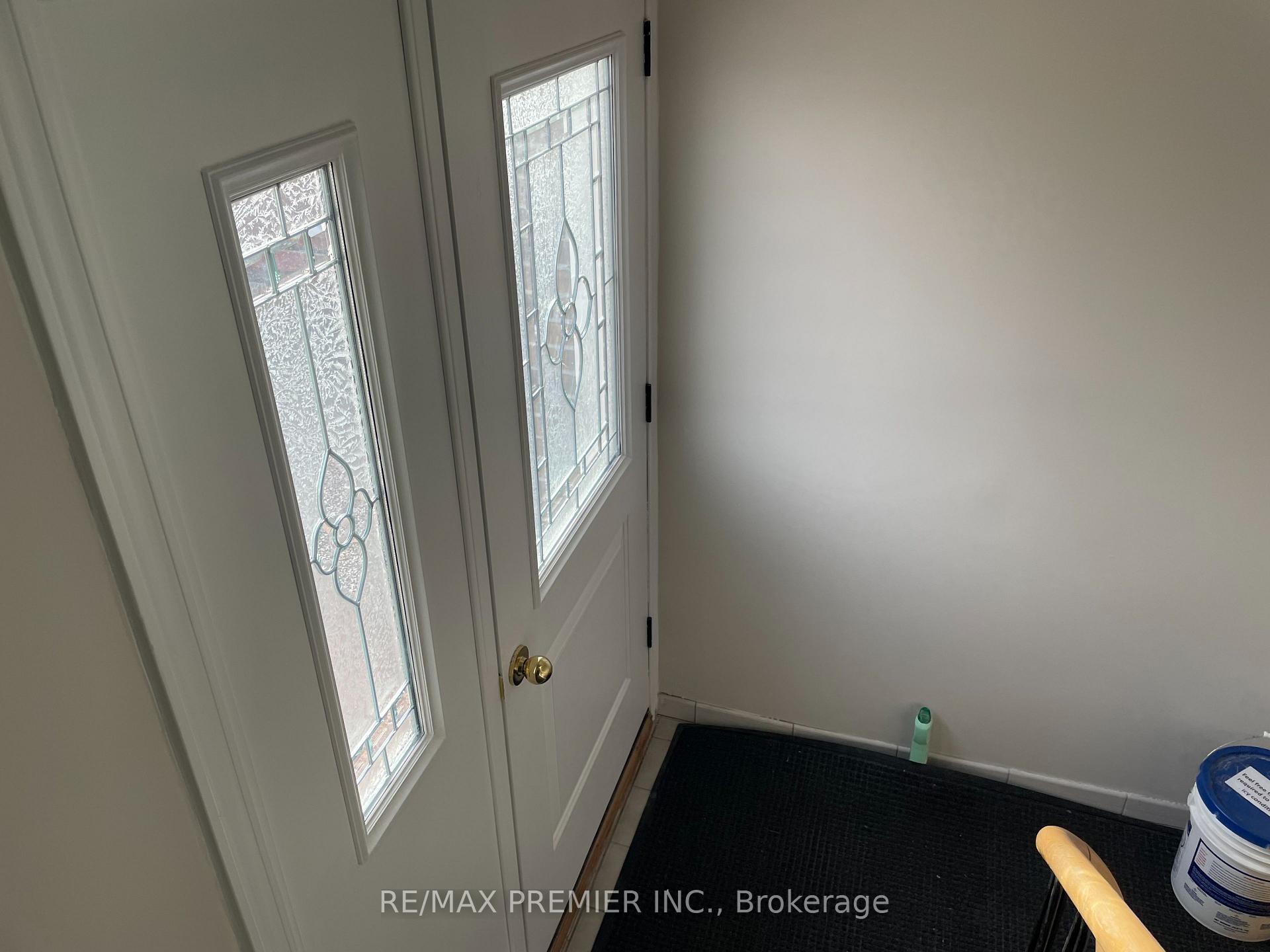 2360 Keele Street 3, Toronto W04 — photo 2 of 5