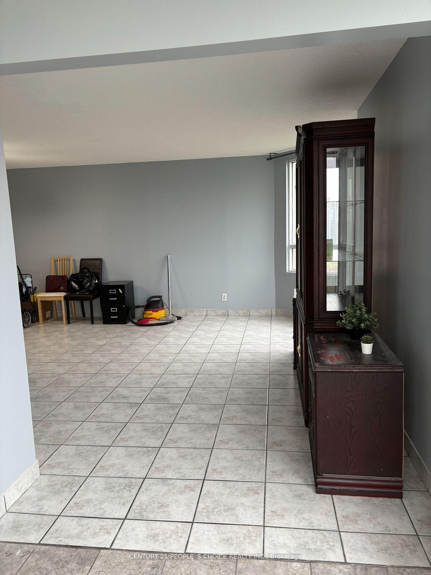 61 Markbrook Lane 1601, Toronto W10 — photo 3 of 5