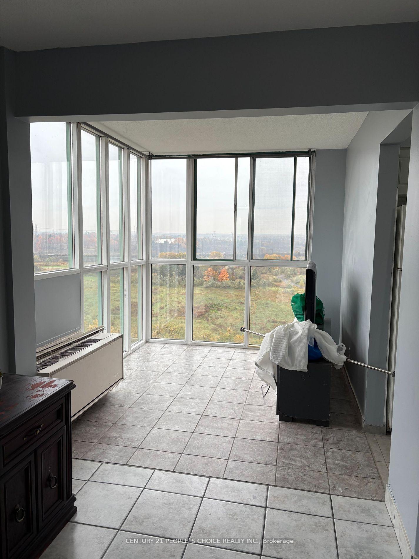 61 Markbrook Lane 1601, Toronto W10 — photo 4 of 5