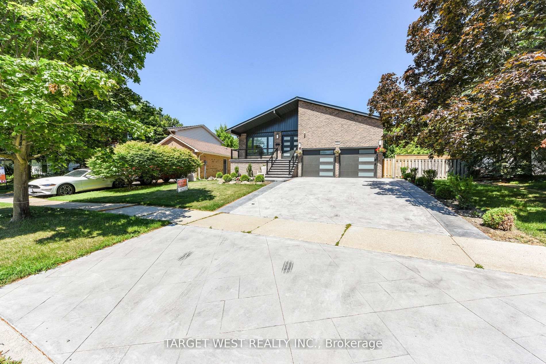 1263 Crestdale Road, Mississauga, ON L5H 1X8