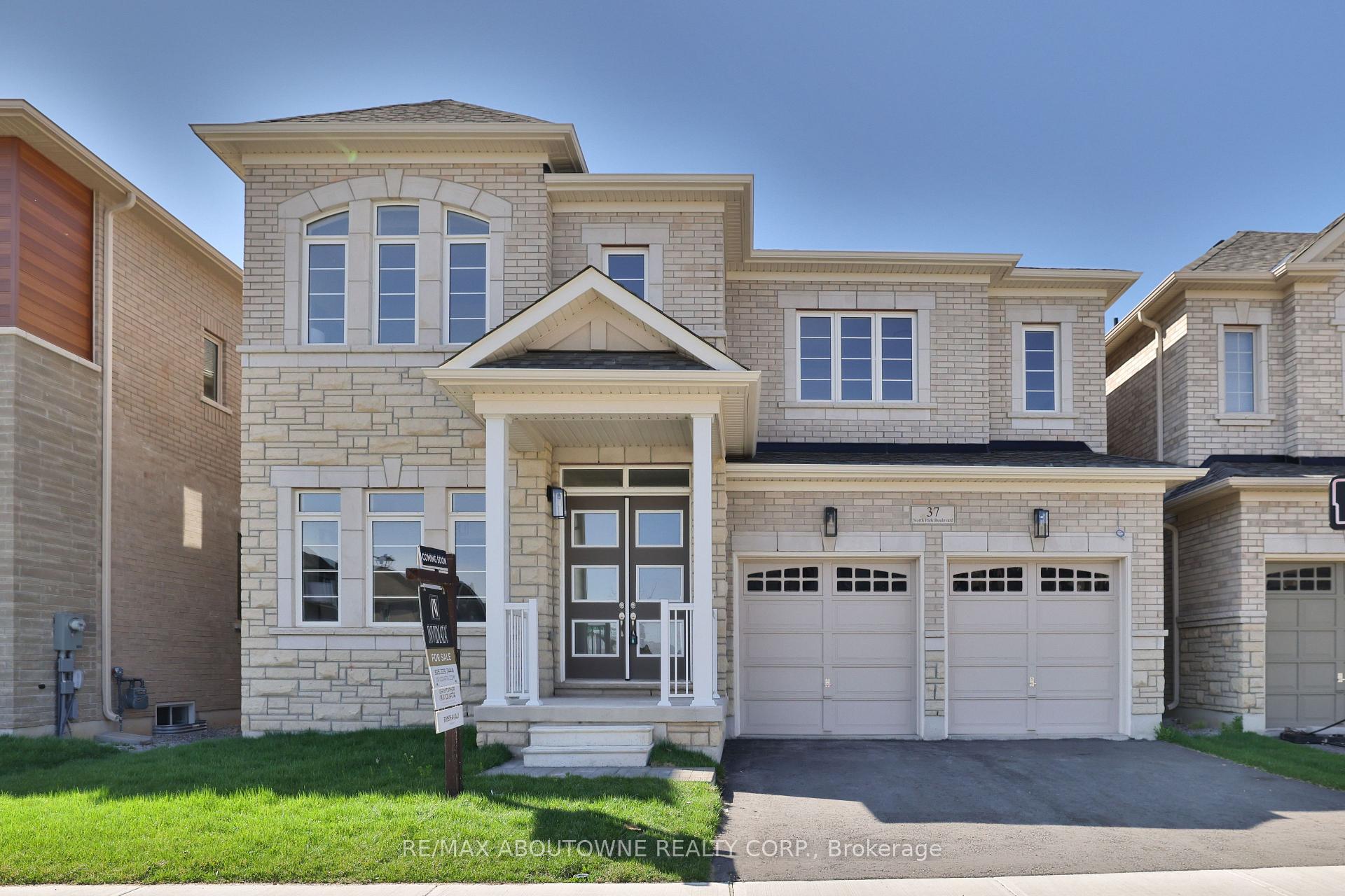 37 North Park Boulevard, Oakville, ON L6M 0W8