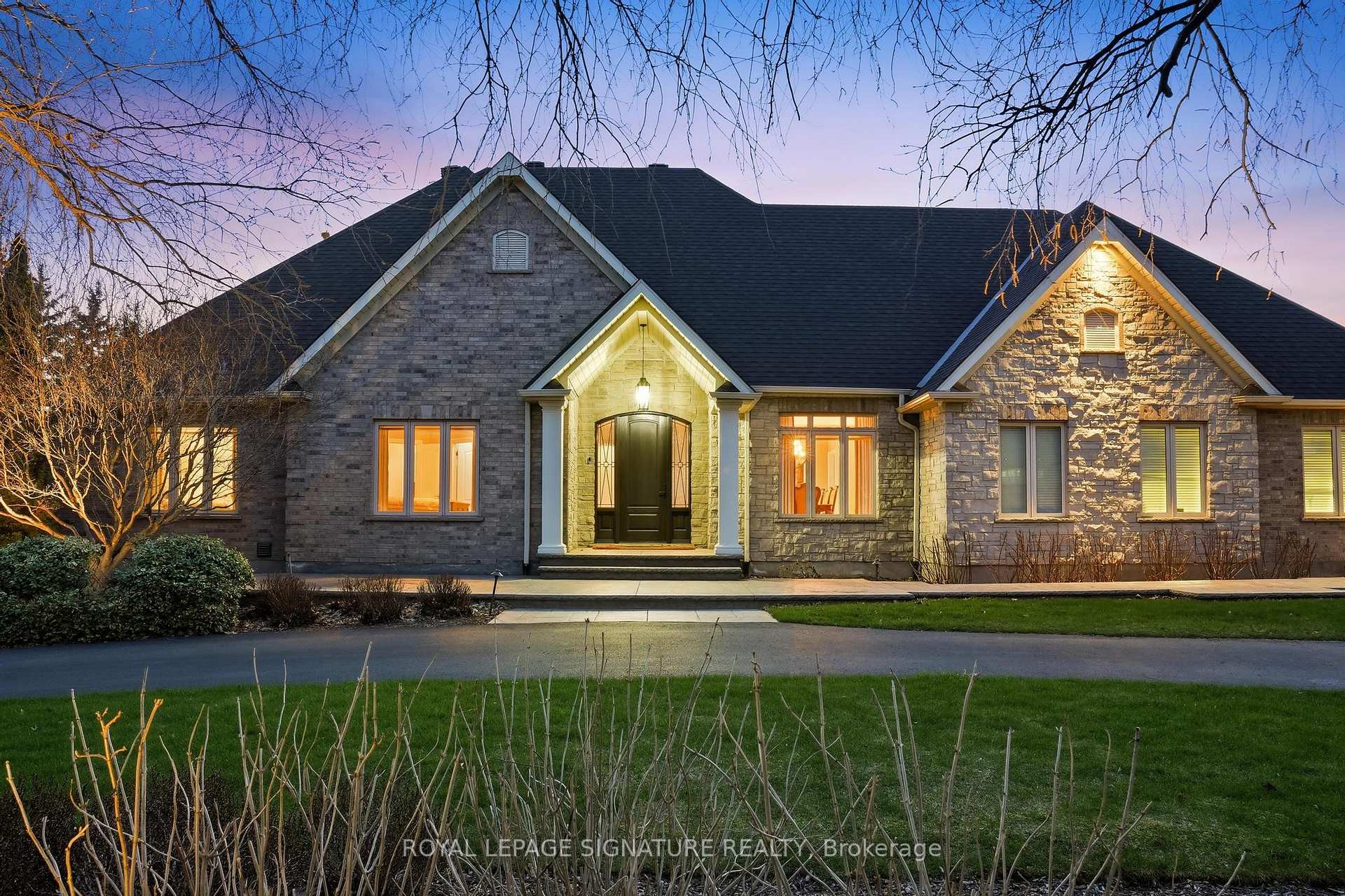 21 Bishop Court, Halton Hills, ON L7G 6G8
