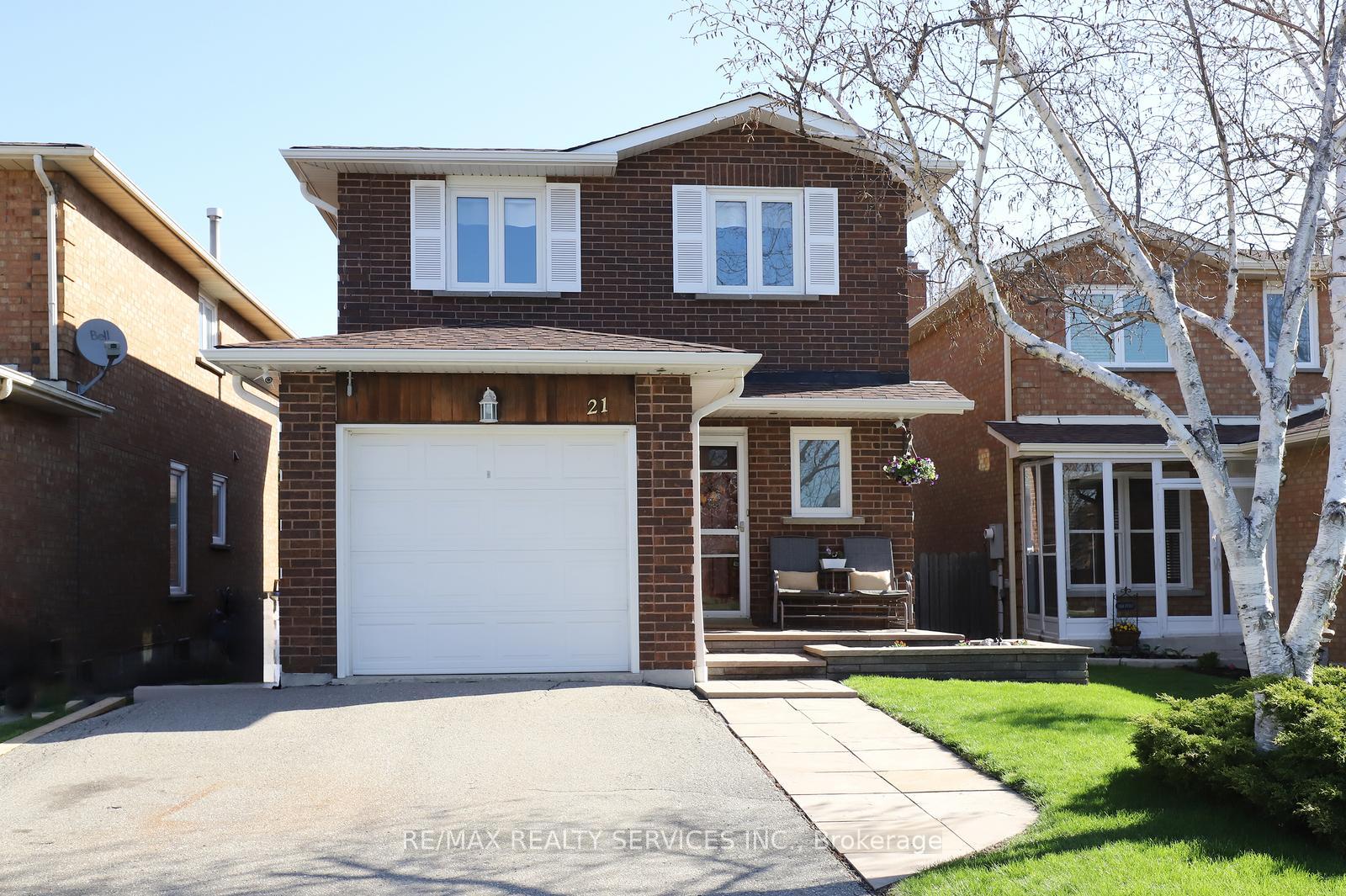 21 Shenstone Avenue, Brampton, ON L6Z 2Y9