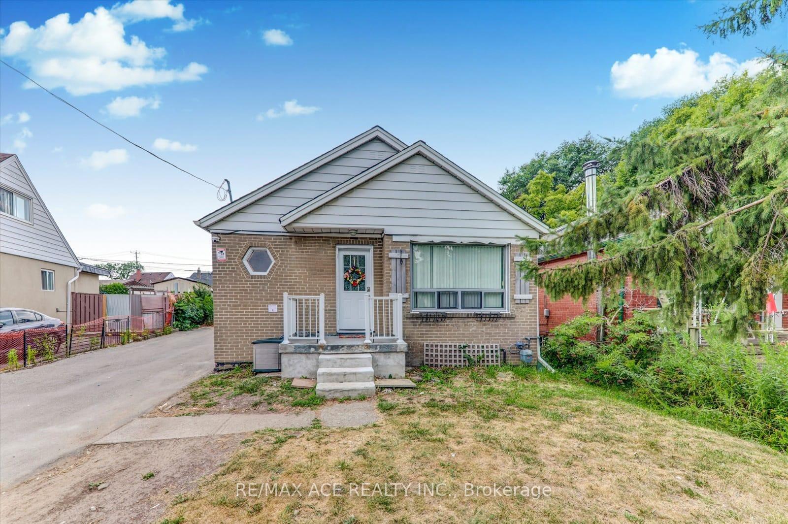20 Snaresbrook Drive Bsmt, Toronto W10, ON M9W 2N4