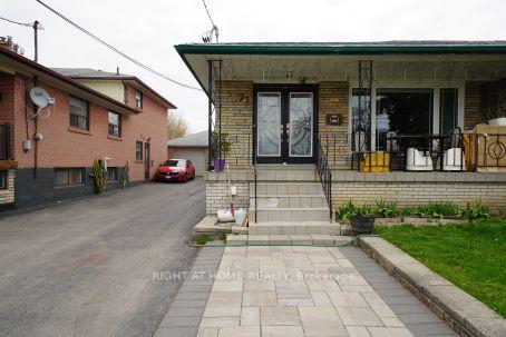73 Buckland Road, Toronto W05, ON M3L 1W3