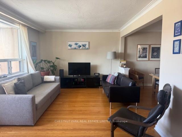 757 Lawrence Avenue W, Toronto W04 — photo 4 of 5