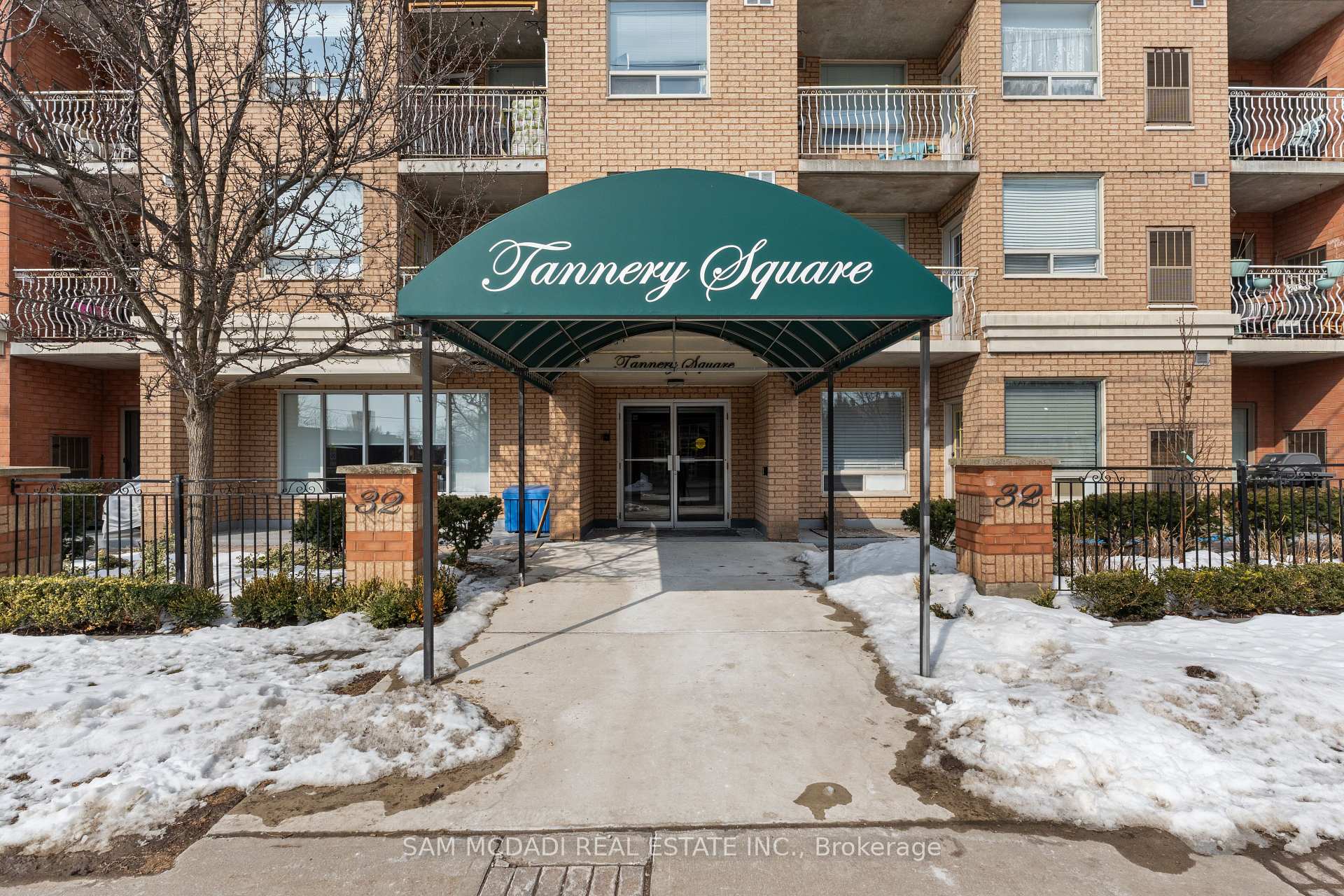 32 Tannery Street 306, Mississauga, ON L5M 6T6