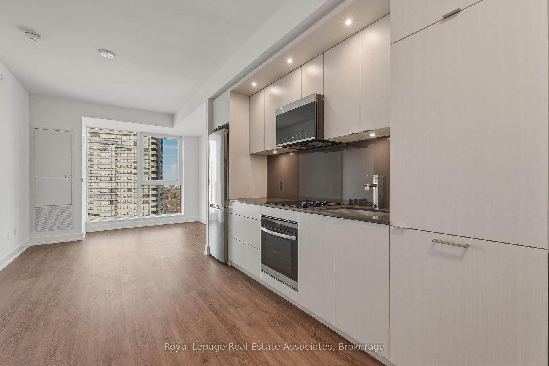 25 Cordova Avenue 1702, Toronto W08, ON M9A 0E5