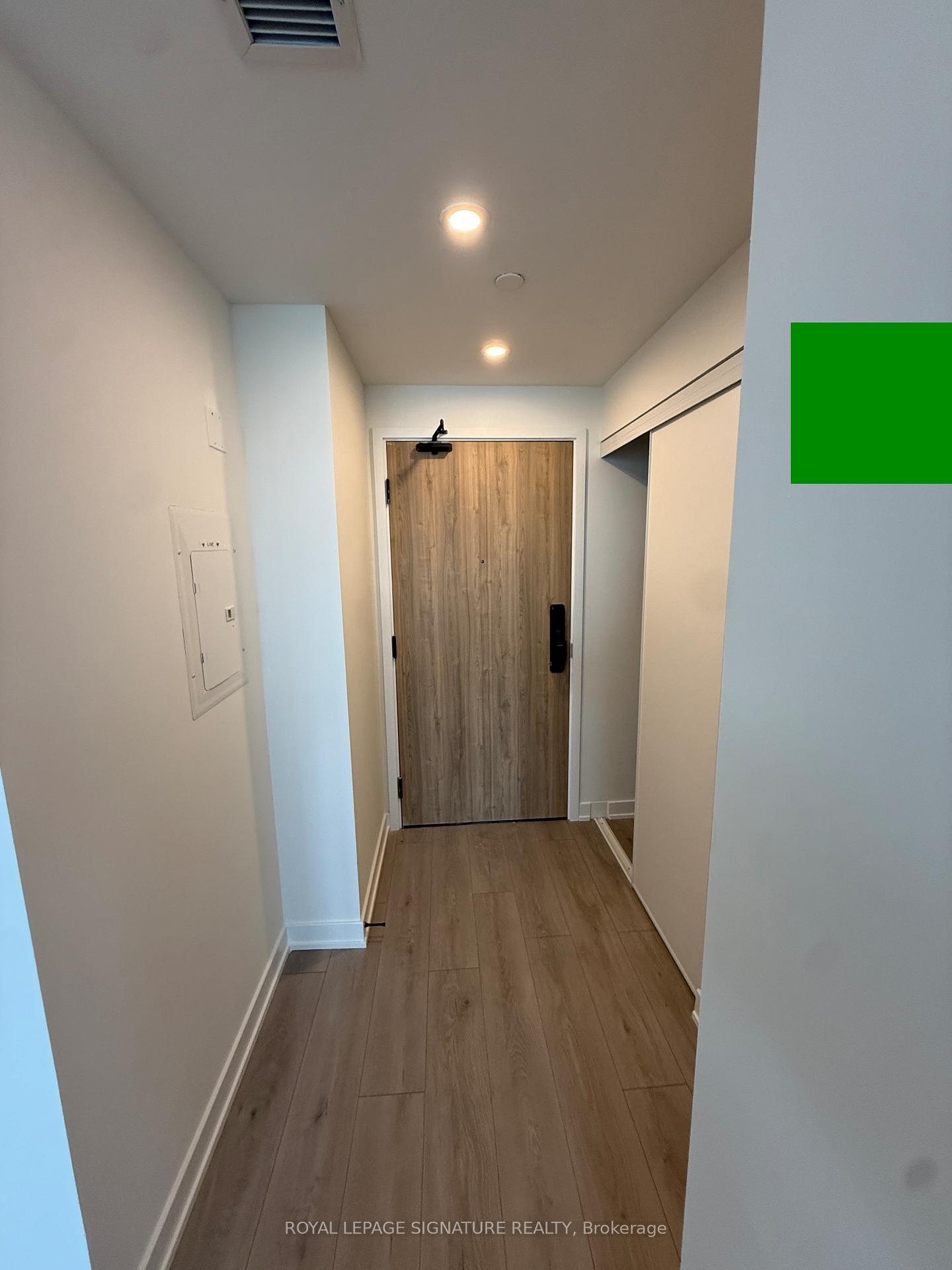 1 Fairview Road E 2006, Mississauga, ON L5A 4C6