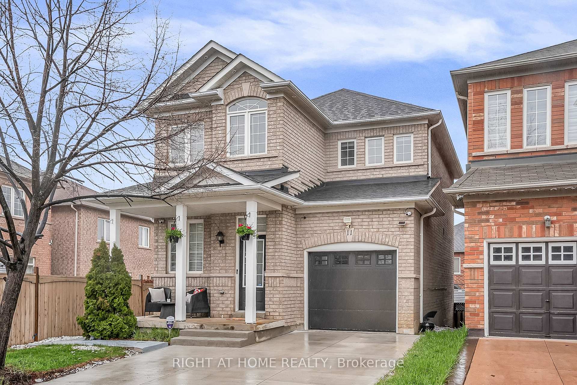11 Tobermory Crescent, Brampton, ON L6V 4T6