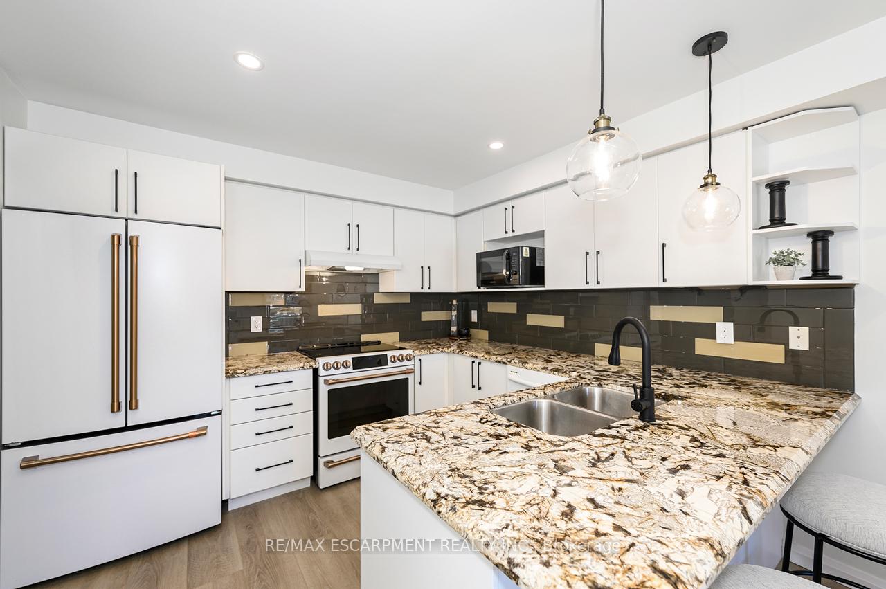 100 Manley Lane, Milton, ON L9T 5N9