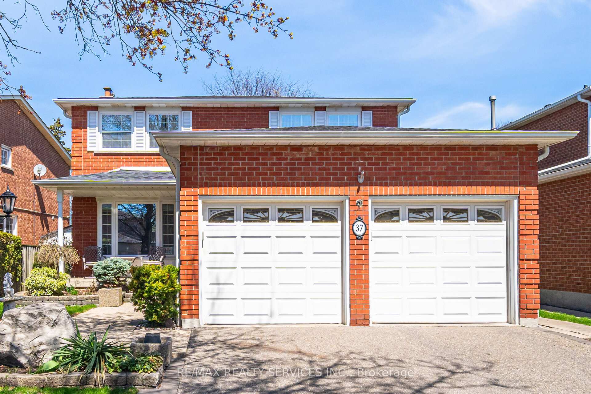 37 Stillwater Crescent, Brampton, ON L6X 3L3
