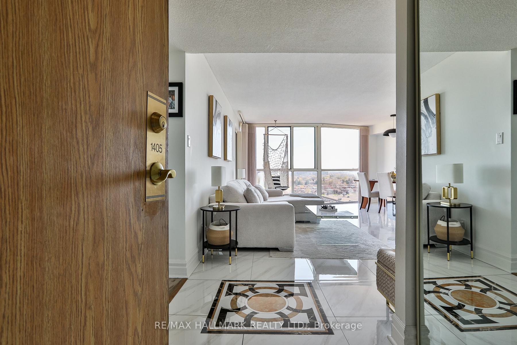 1360 Rathburn Road E 1405, Mississauga, ON L4W 4H4