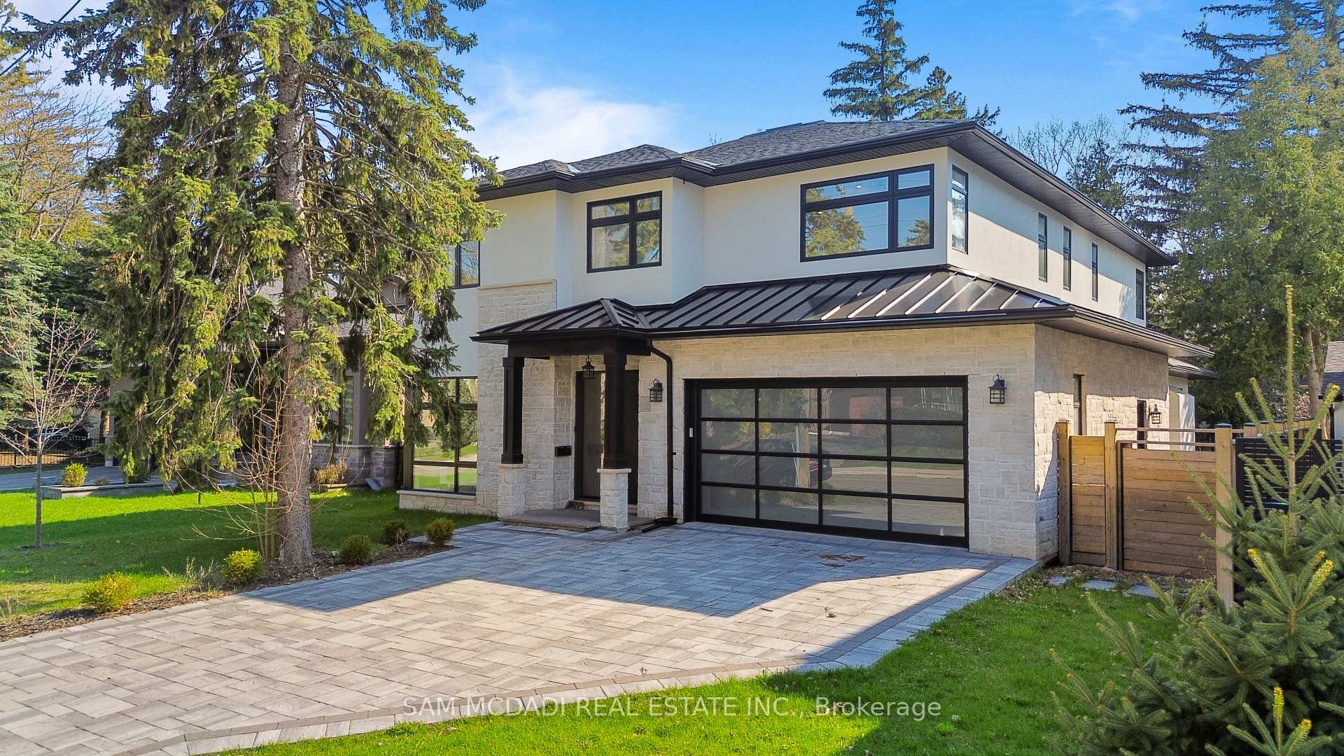 1610 Kenmuir Avenue, Mississauga, ON L5G 4B5