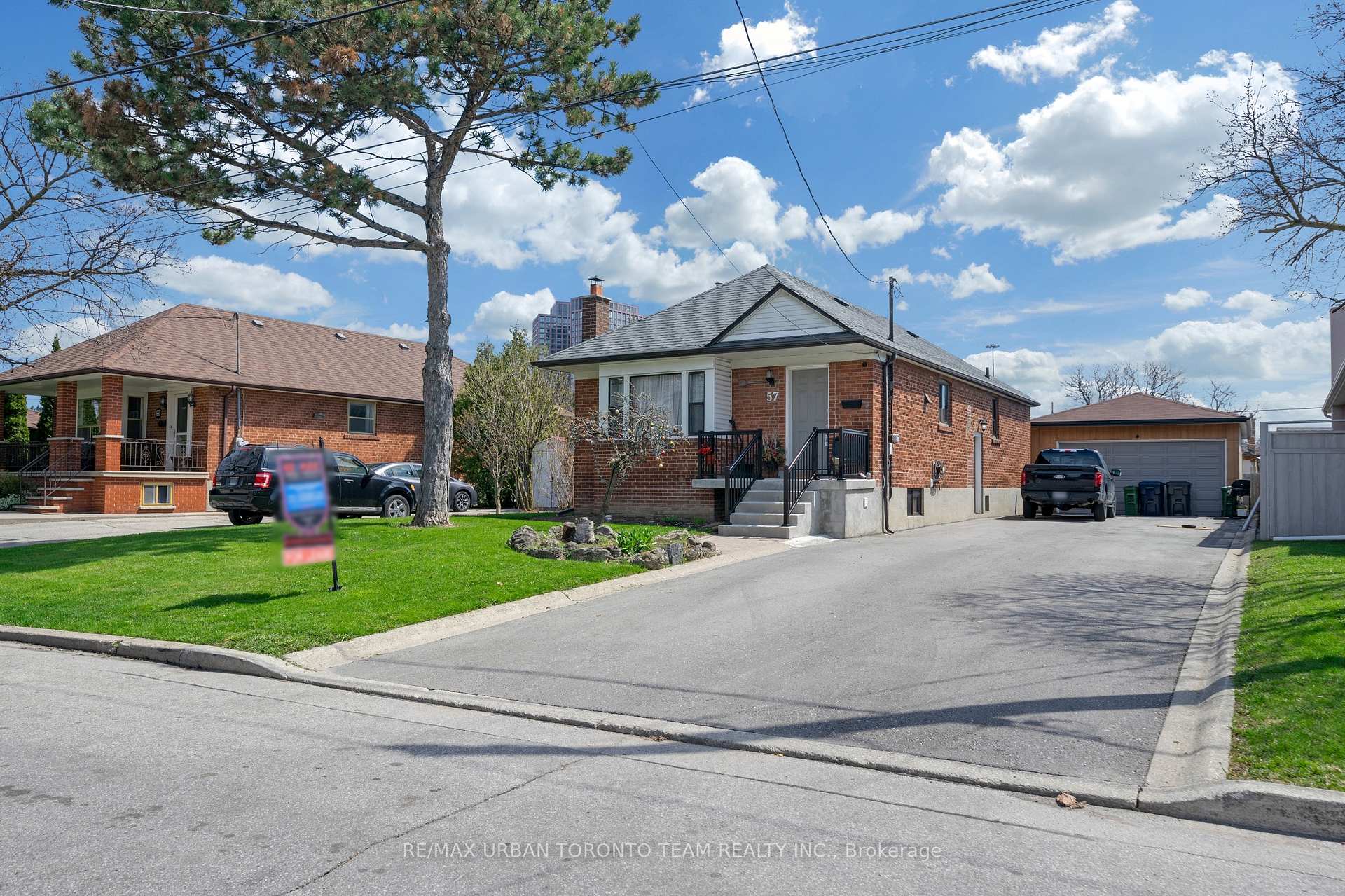 57 Westdale Drive Lower#2, Toronto W05, ON M3K 1A7