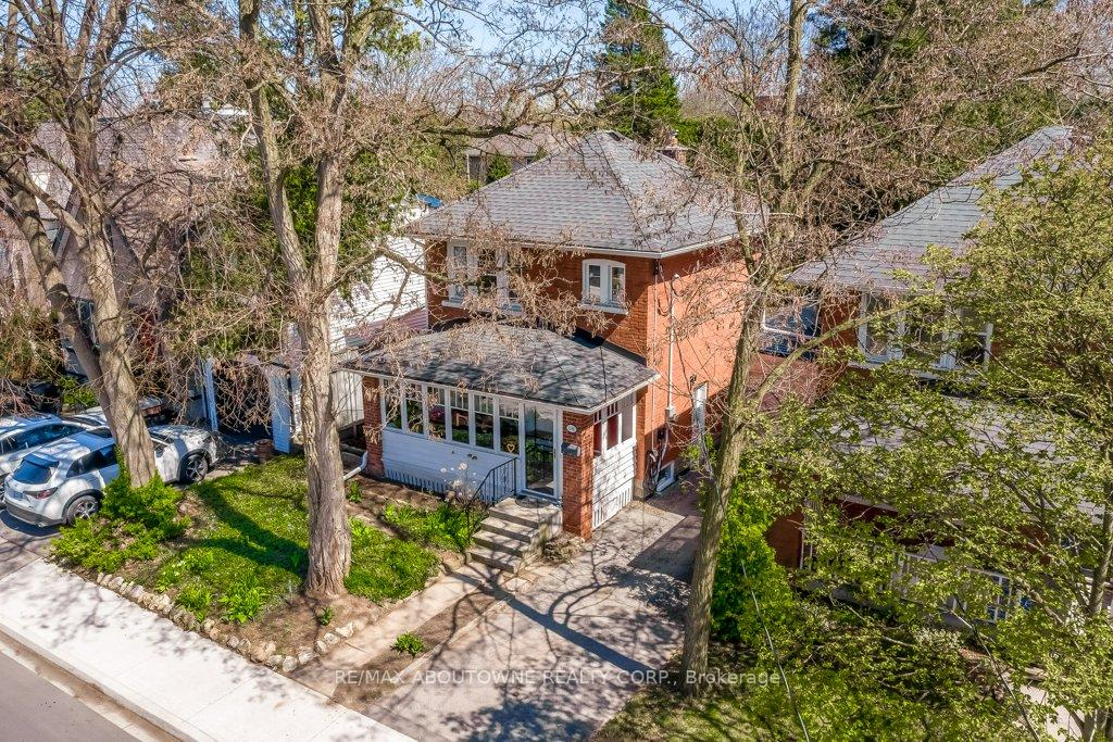 2180 Caroline Street, Burlington, ON L7R 1M3
