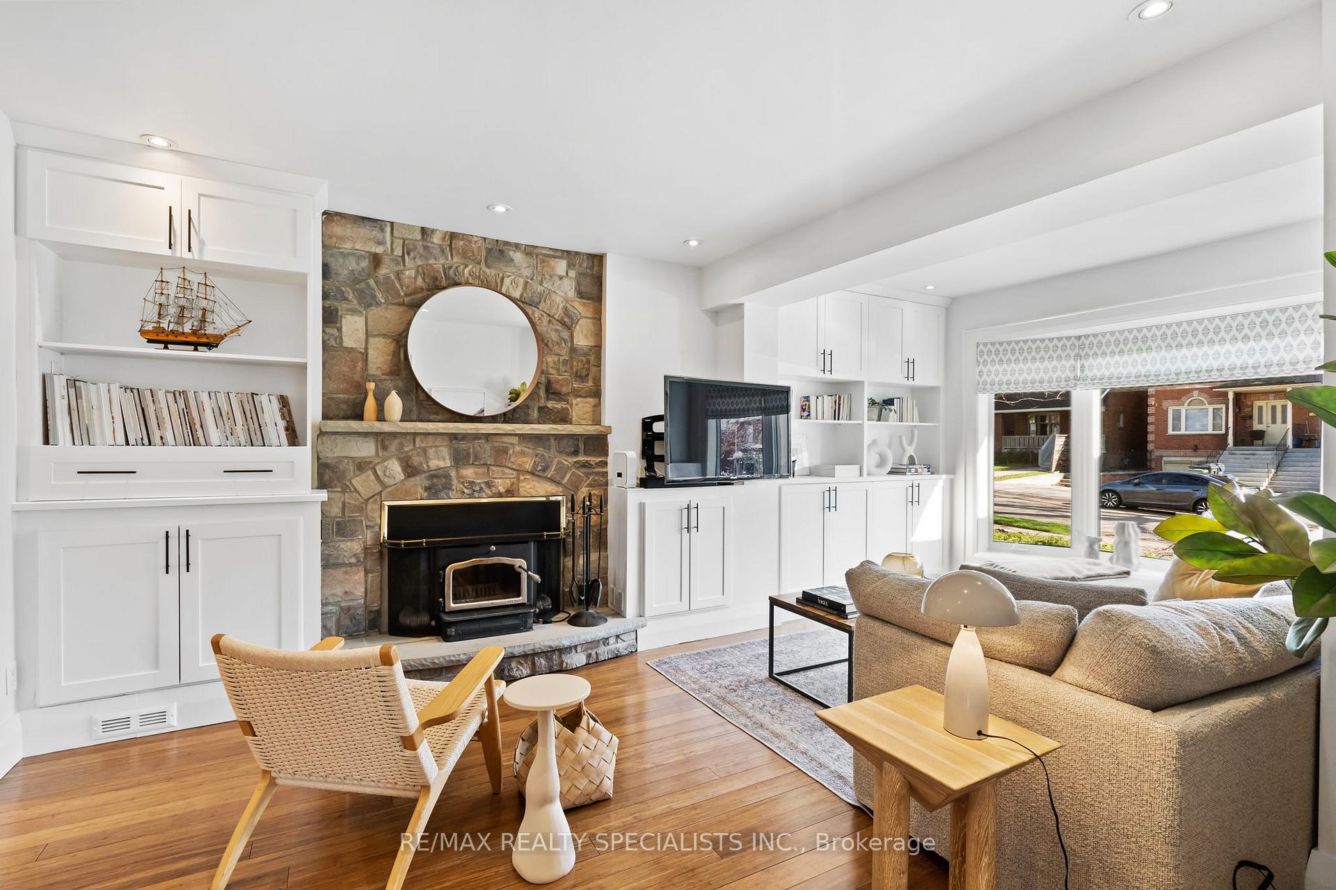 50 Albert Avenue, Toronto W06, ON M8V 2L7