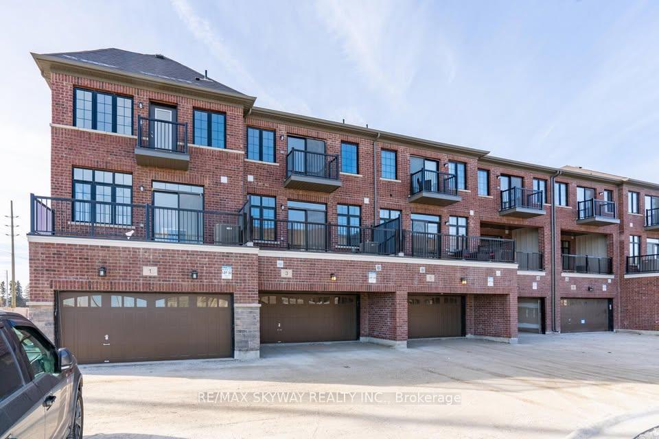 3 Petch Avenue, Caledon, ON L4C 0Y9