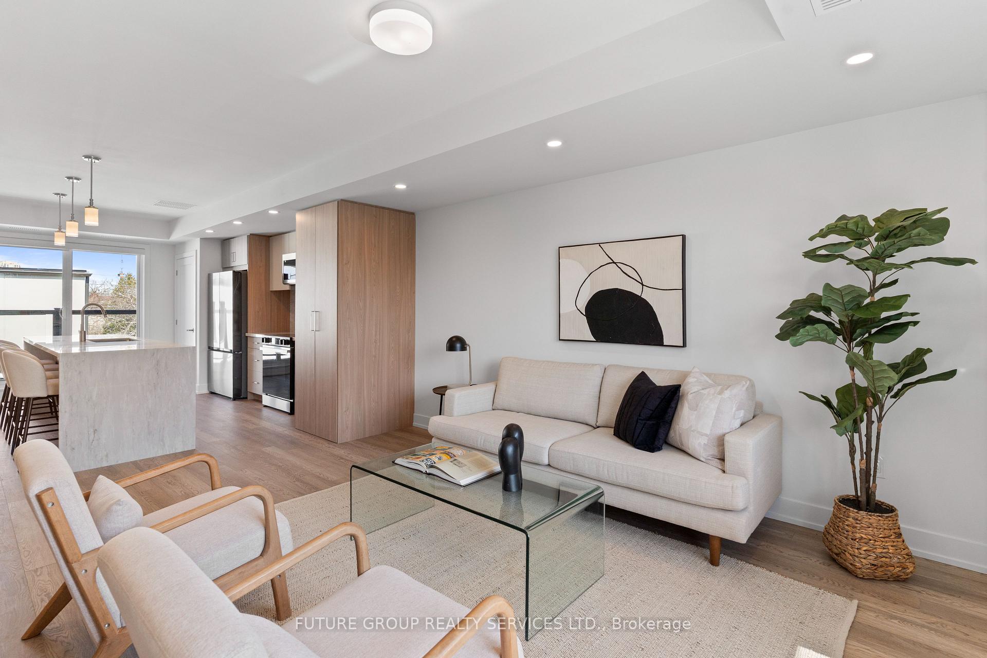 15 Acorn Avenue Unit 4, Toronto W08, ON M9B 3P7