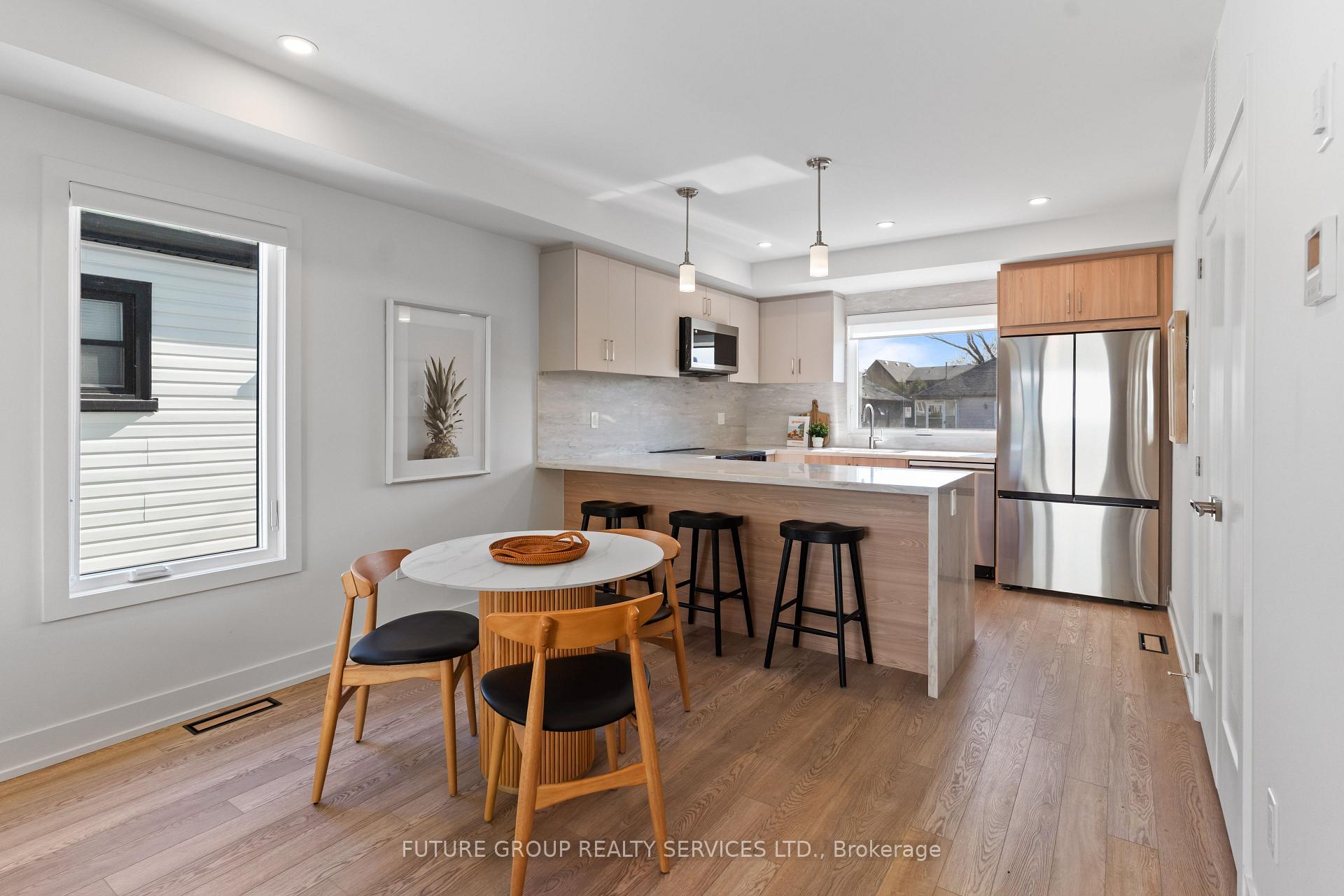 15 Acorn Avenue Unit 1, Toronto W08, ON M9B 3P7