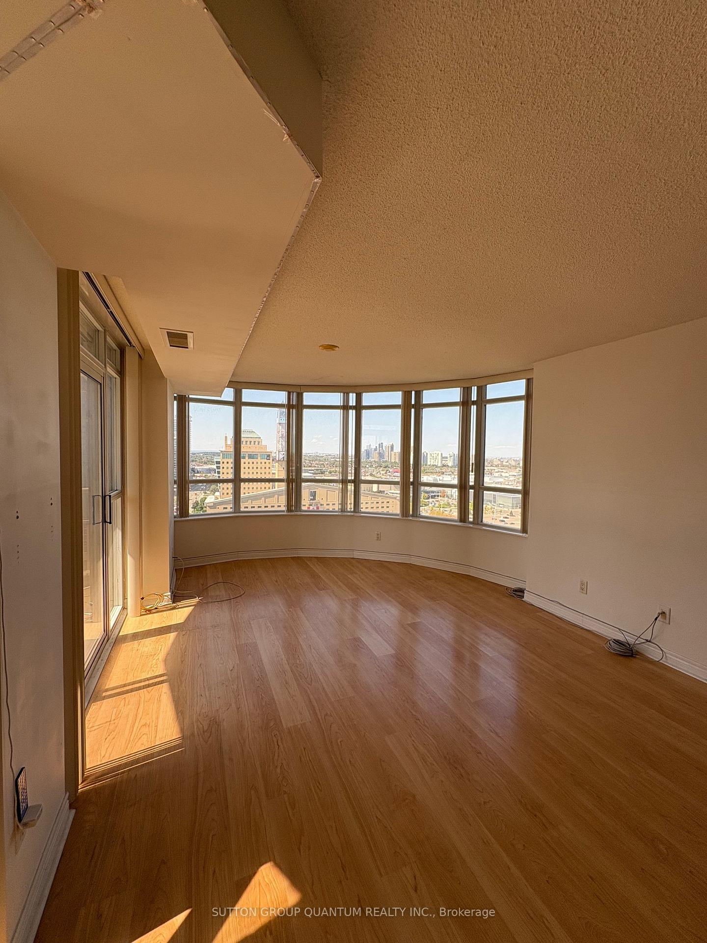 310 Burnhamthorpe Road W 2102, Mississauga, ON L5B 4P9
