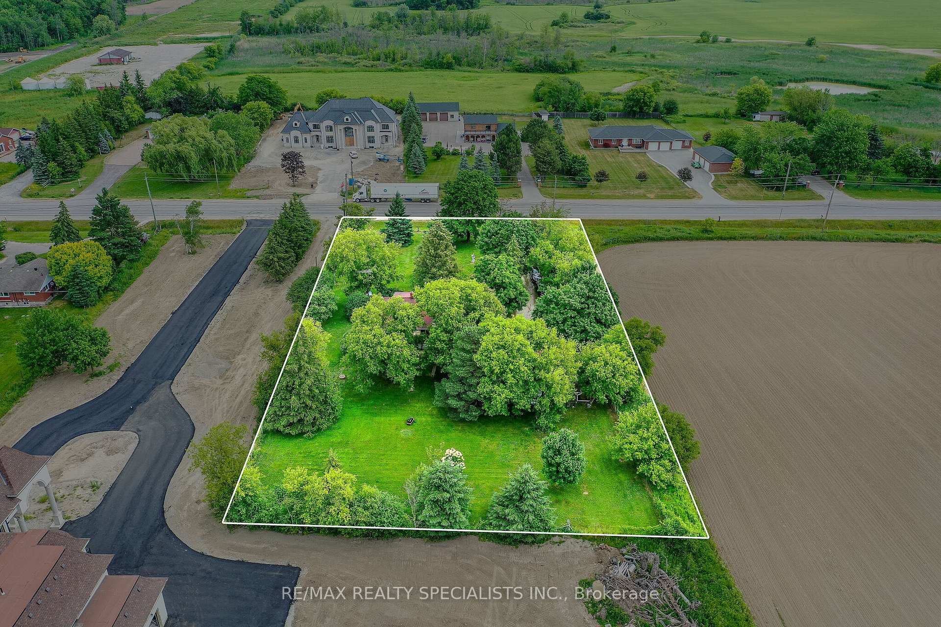 15208 Airport Road N, Caledon — photo 2 of 5