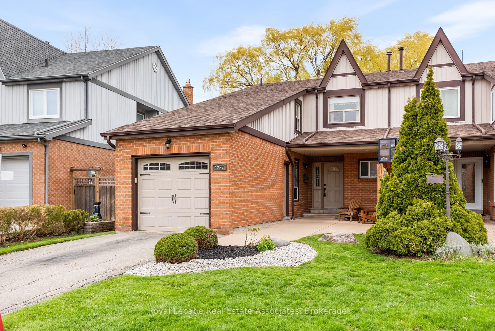 4237 Trellis Crescent, Mississauga, ON L5L 2M1