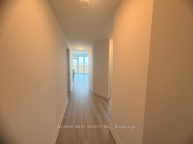 1185 Dupont Street 1907, Toronto W02 — photo 3 of 5