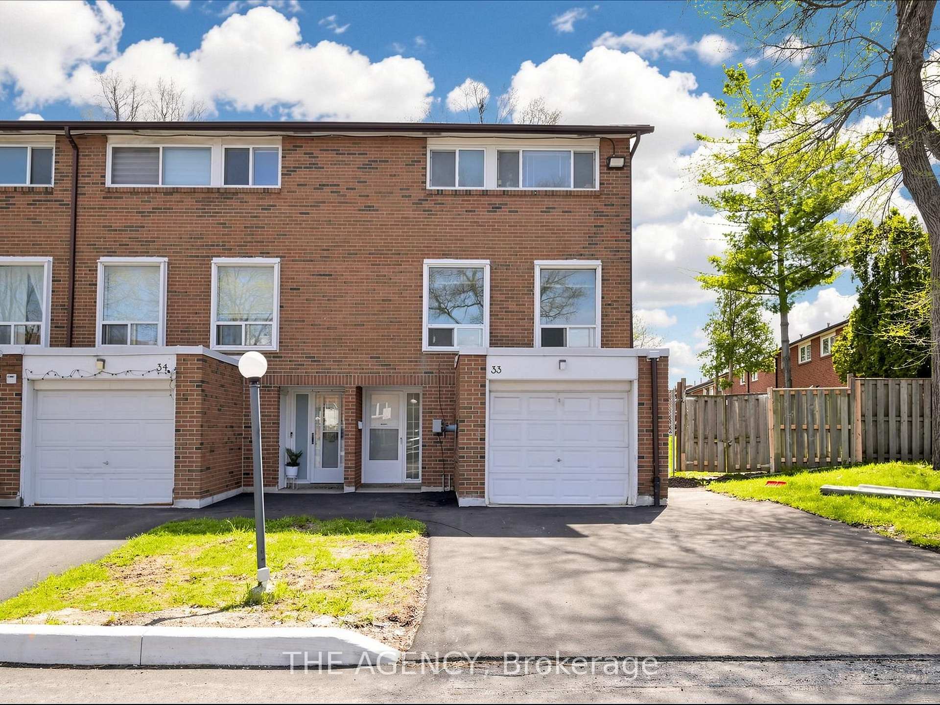 1559 Albion Road #33, Toronto W10, ON M9V 1B2 — Toronto W10, Ontario