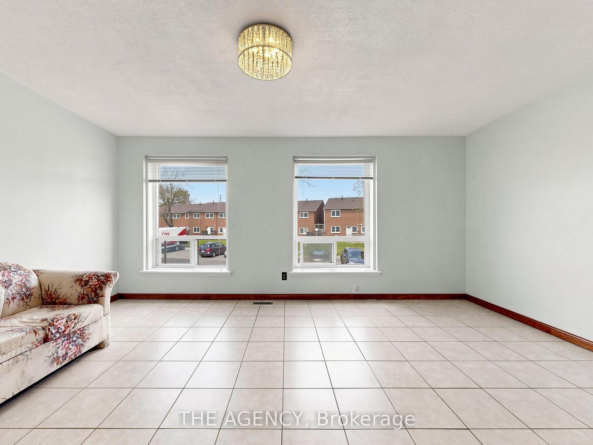 1559 Albion Road #33, Toronto W10 — photo 4 of 5