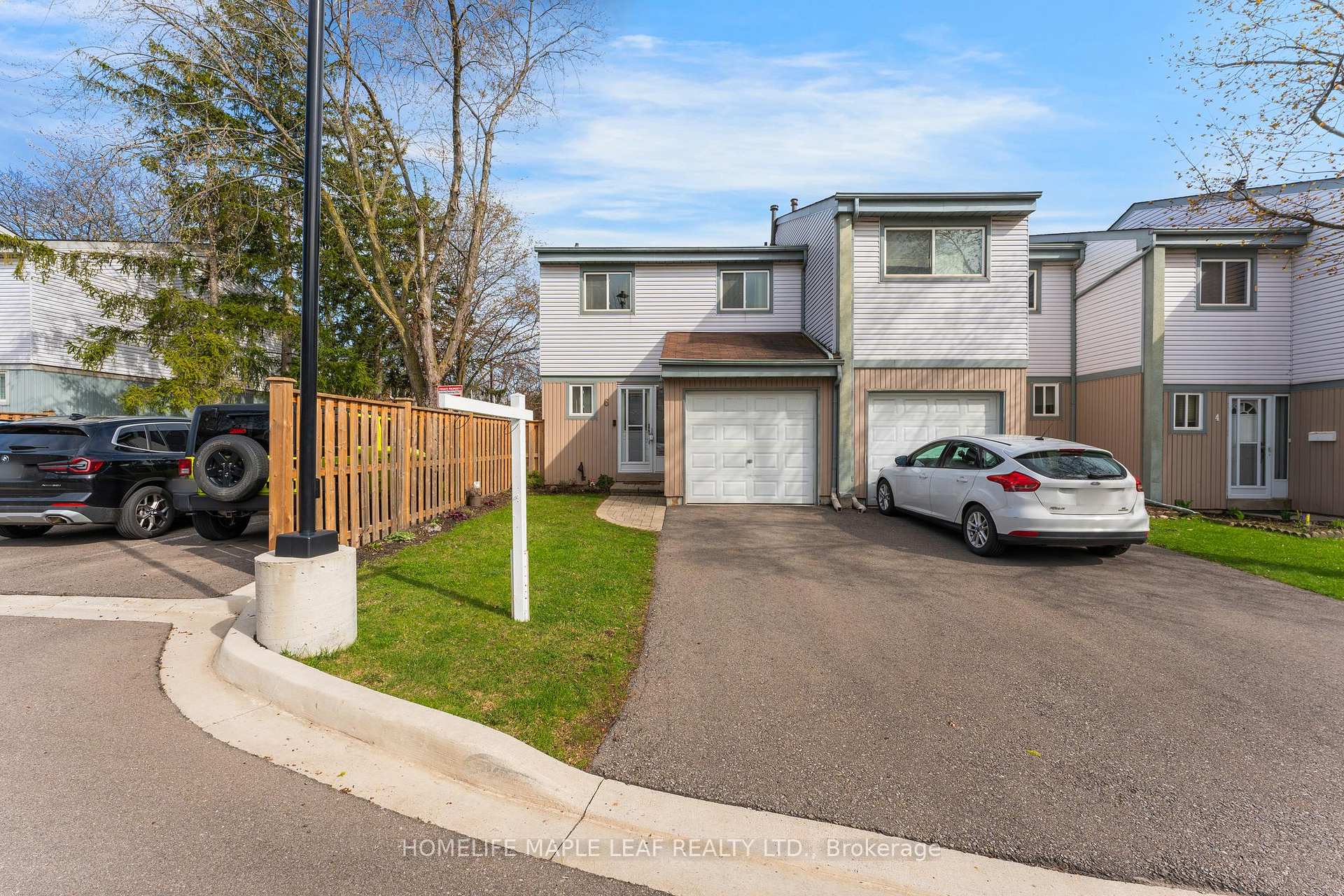 121 Falconer Drive 6, Mississauga, ON L5N 2K8