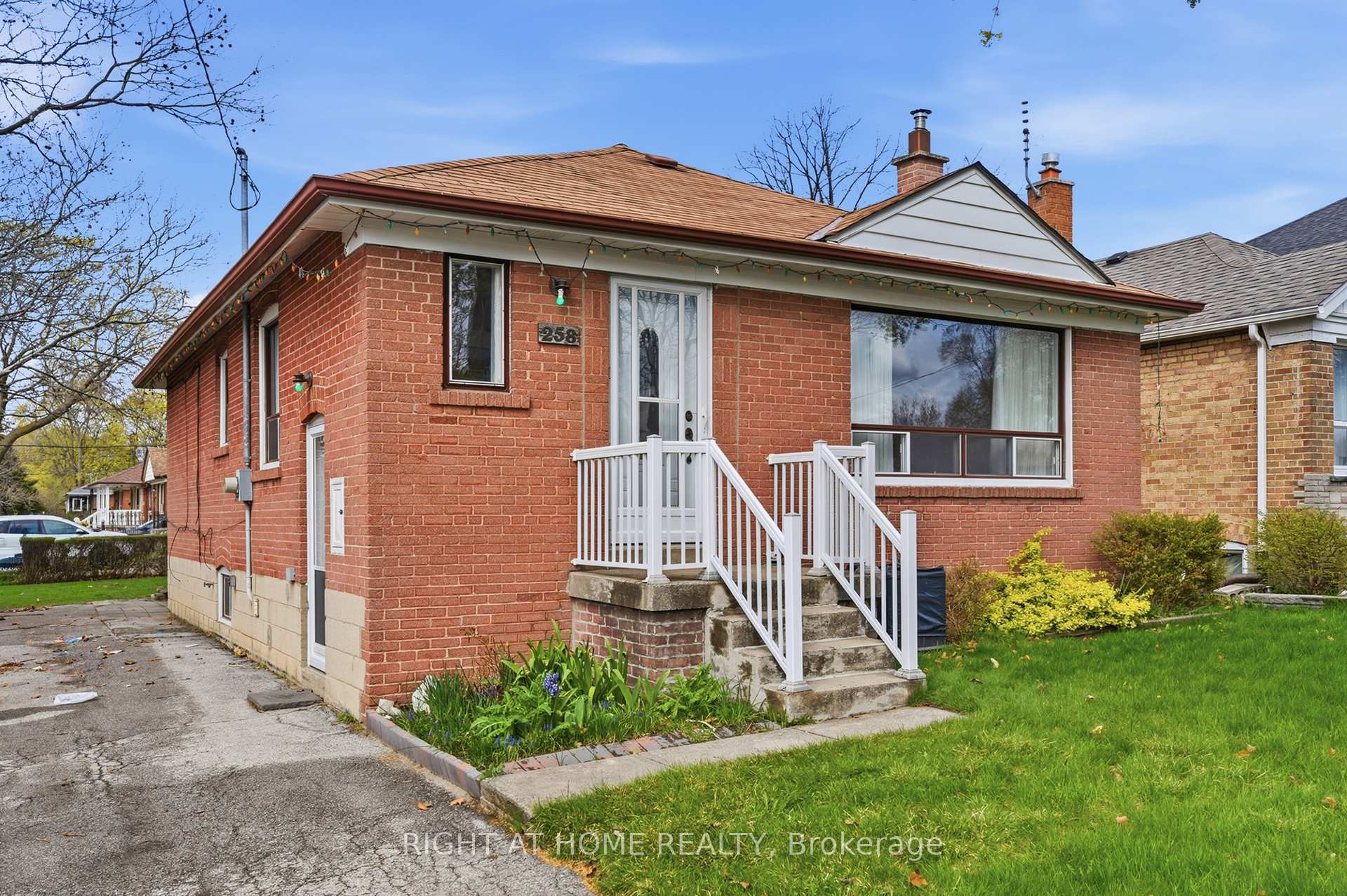 258 Beta Street, Toronto W06, ON M8W 4J1
