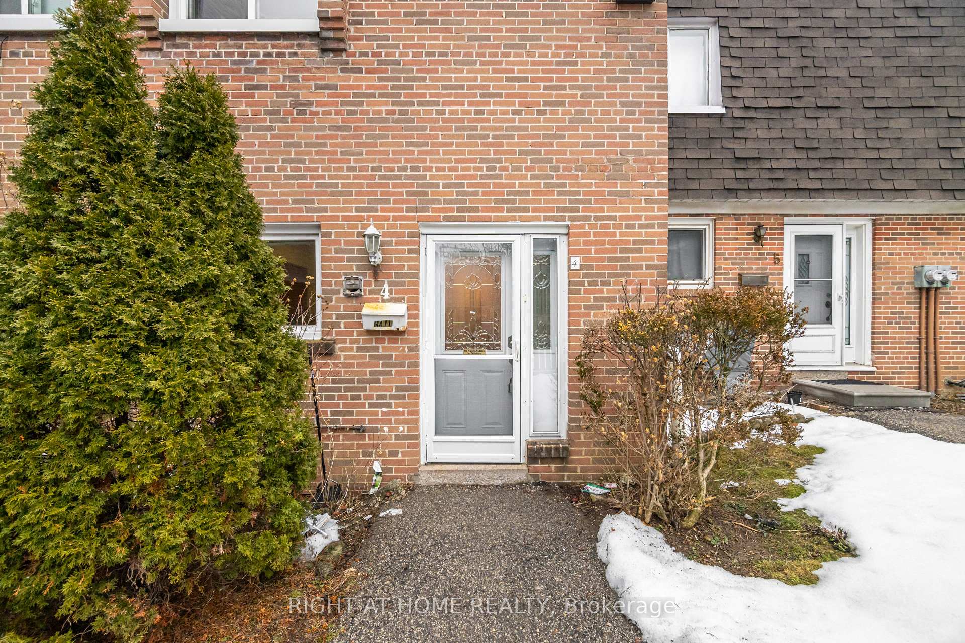 415 Silverstone Drive 4, Toronto W10, ON M9V 3K6