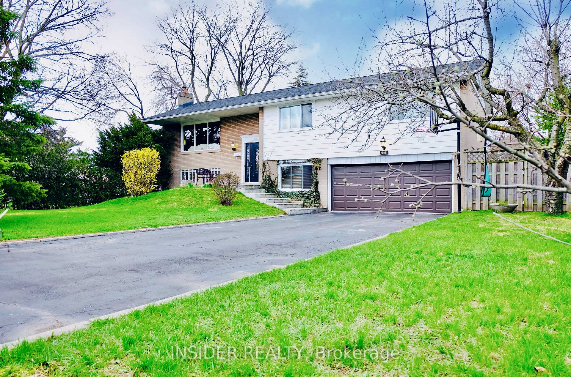 2078 Stanfield Road, Mississauga, ON L4Y 1R5
