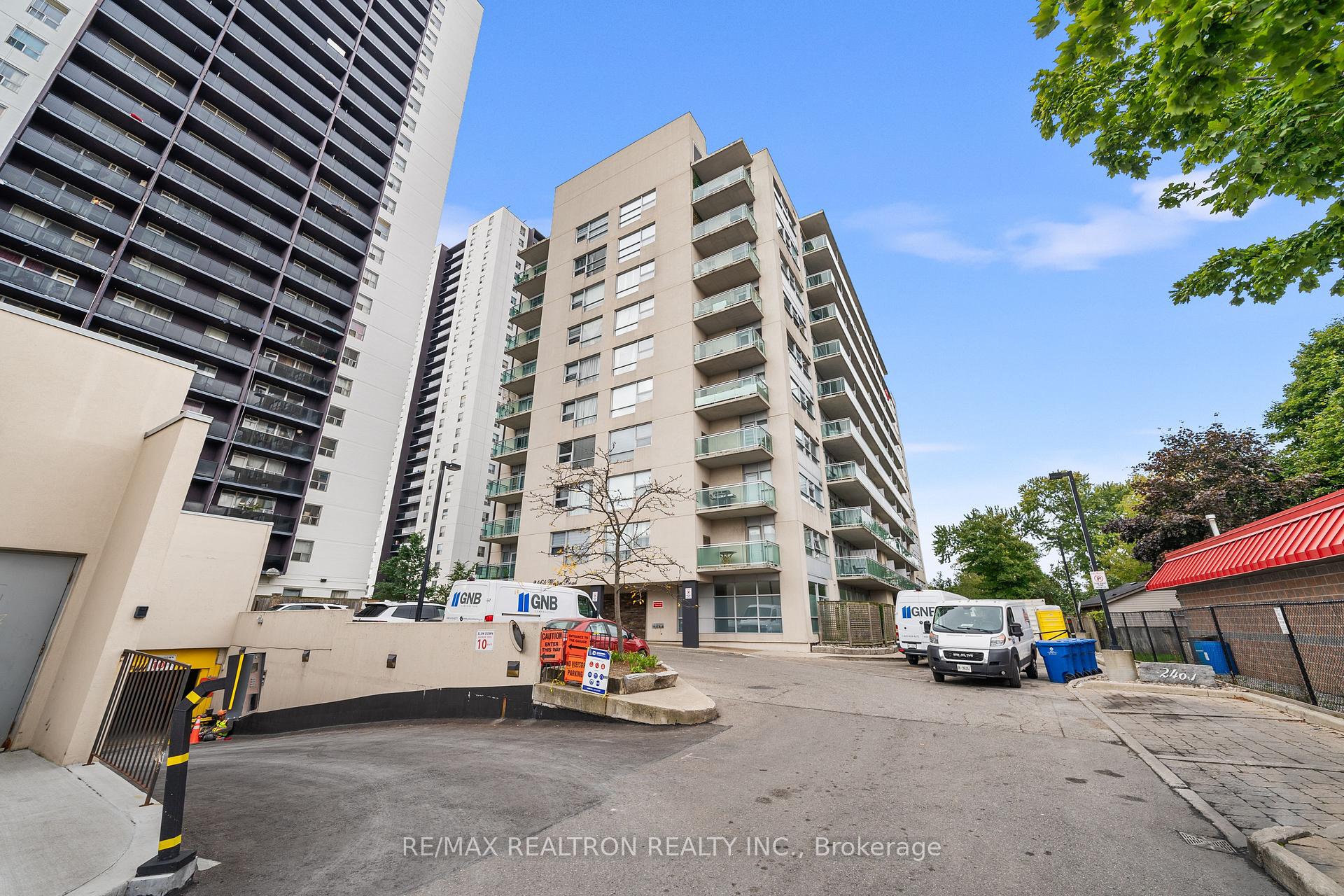 2464 Weston Road 405, Toronto W04, ON M9N 0A2