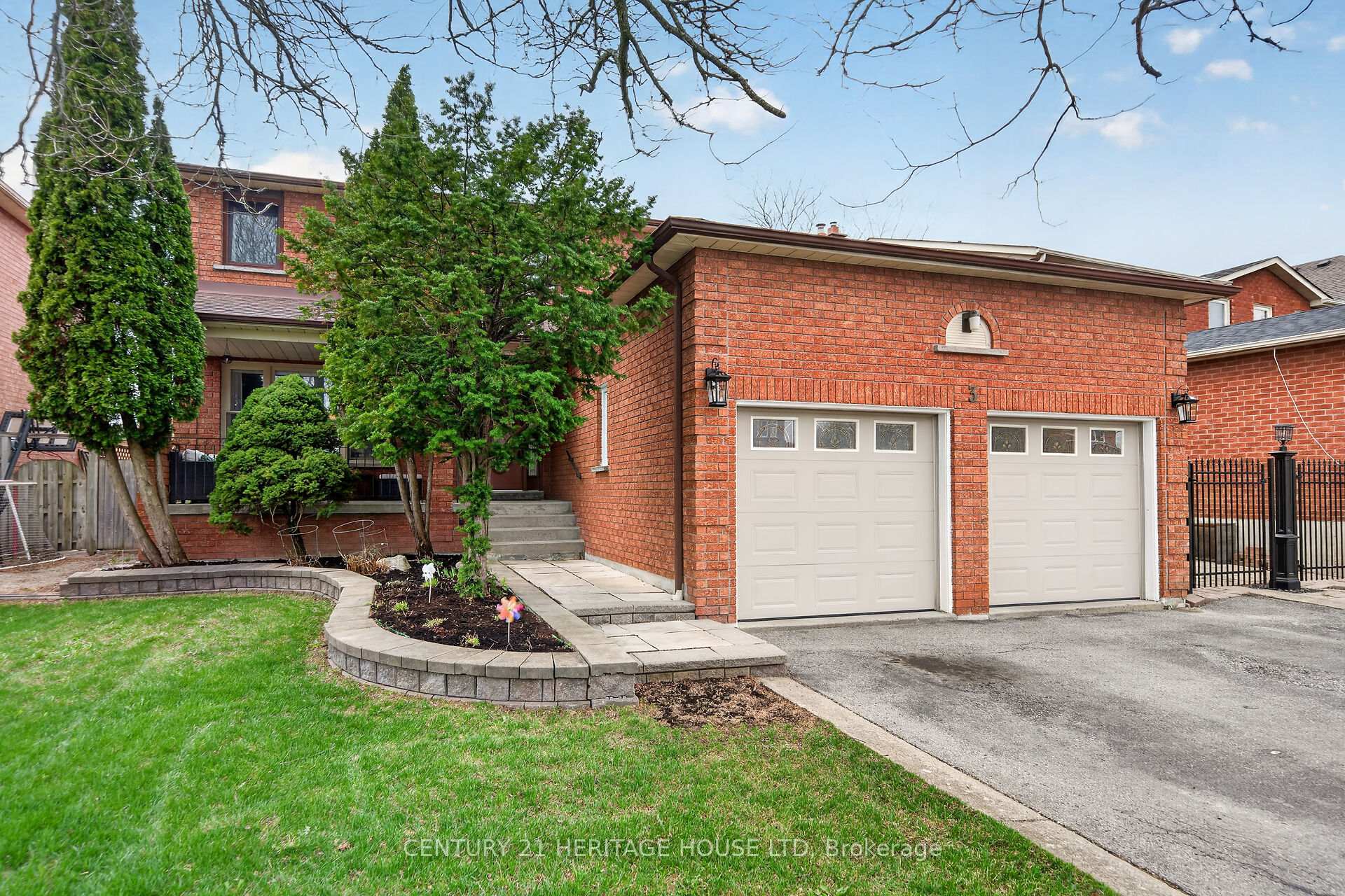 3 Bowes Court, Caledon, ON L7E 1A5 — Caledon, Ontario
