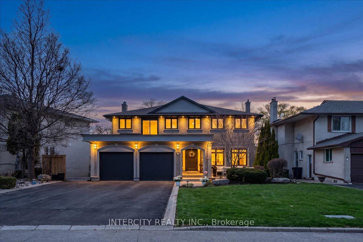 61 Golfwood Heights, Toronto W09, ON M9P 3L8 — Toronto W09, Ontario