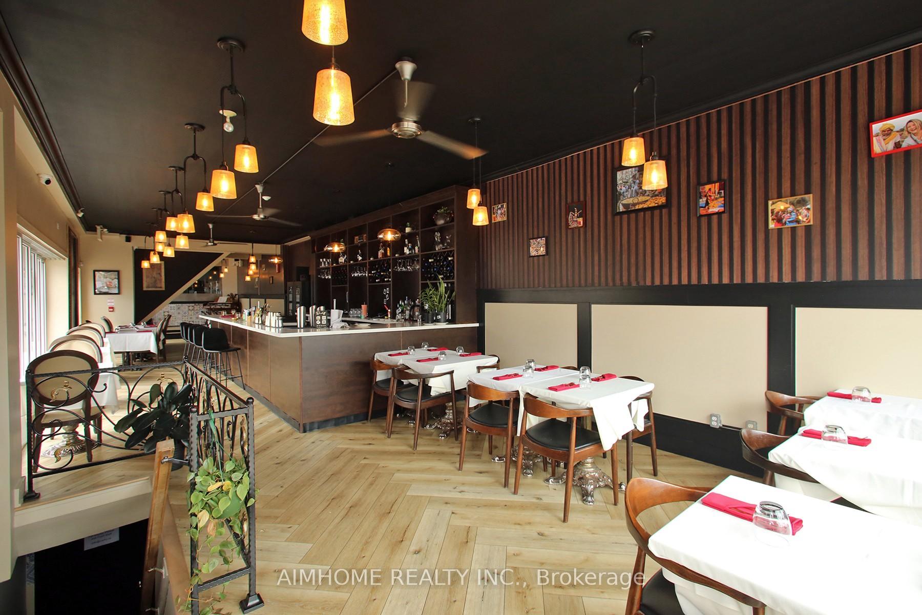 1370 St Clair Avenue W, Toronto W03 — photo 2 of 5