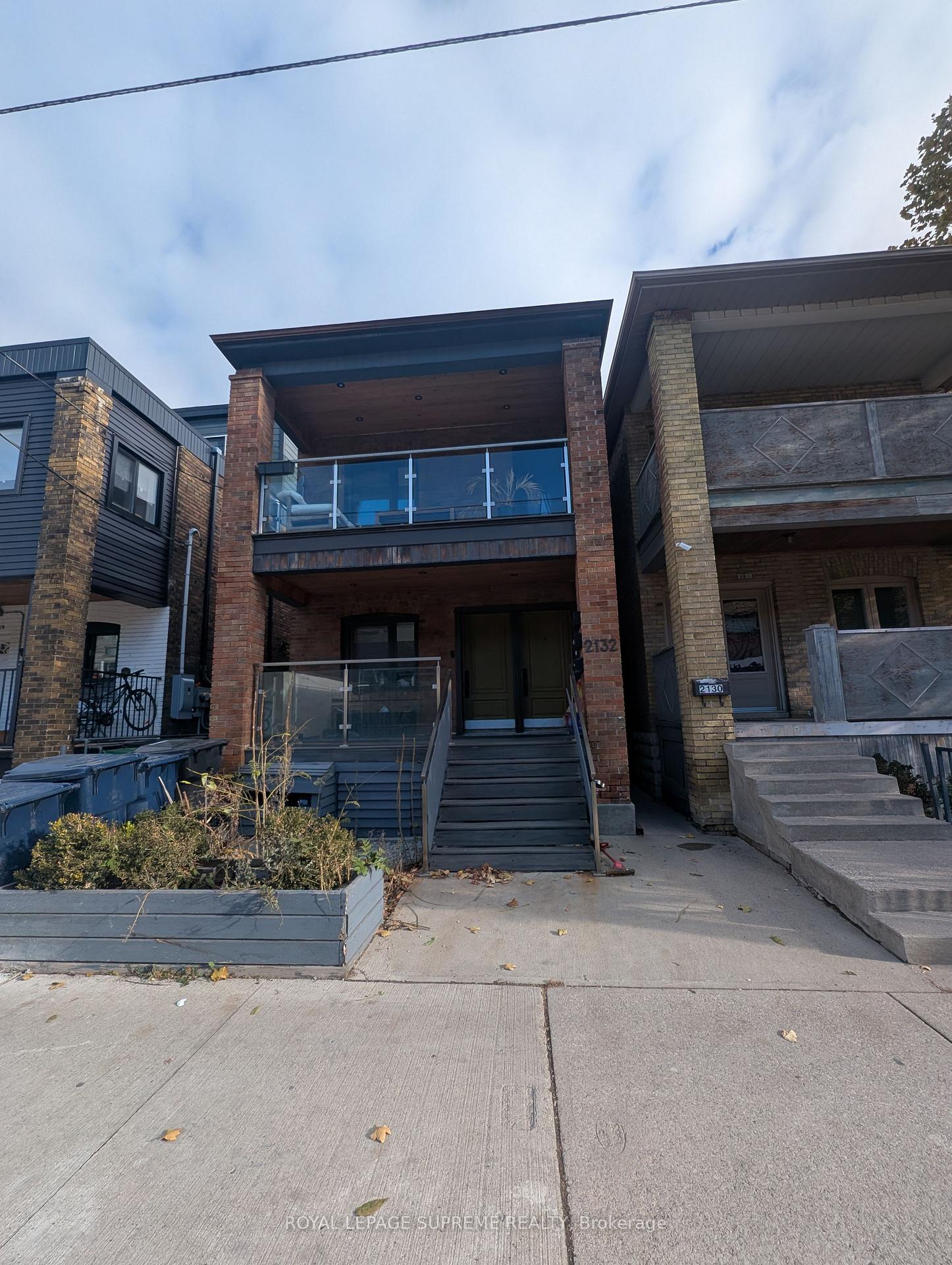 2132 Dundas Street Lower, Toronto W01, ON M6R 1X2