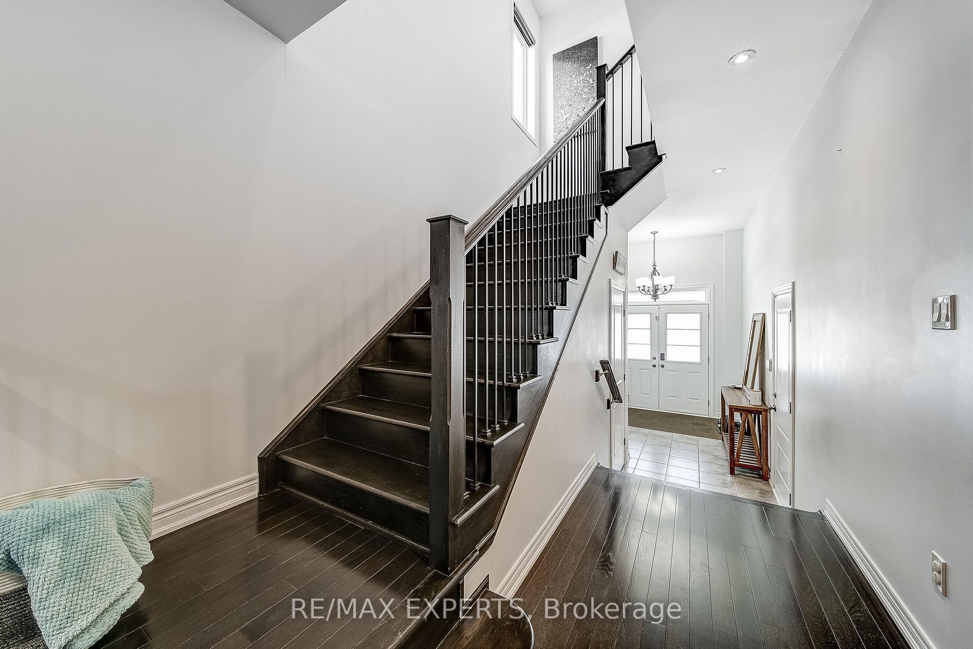 60 Humbershed Crescent, Caledon — photo 5 of 5