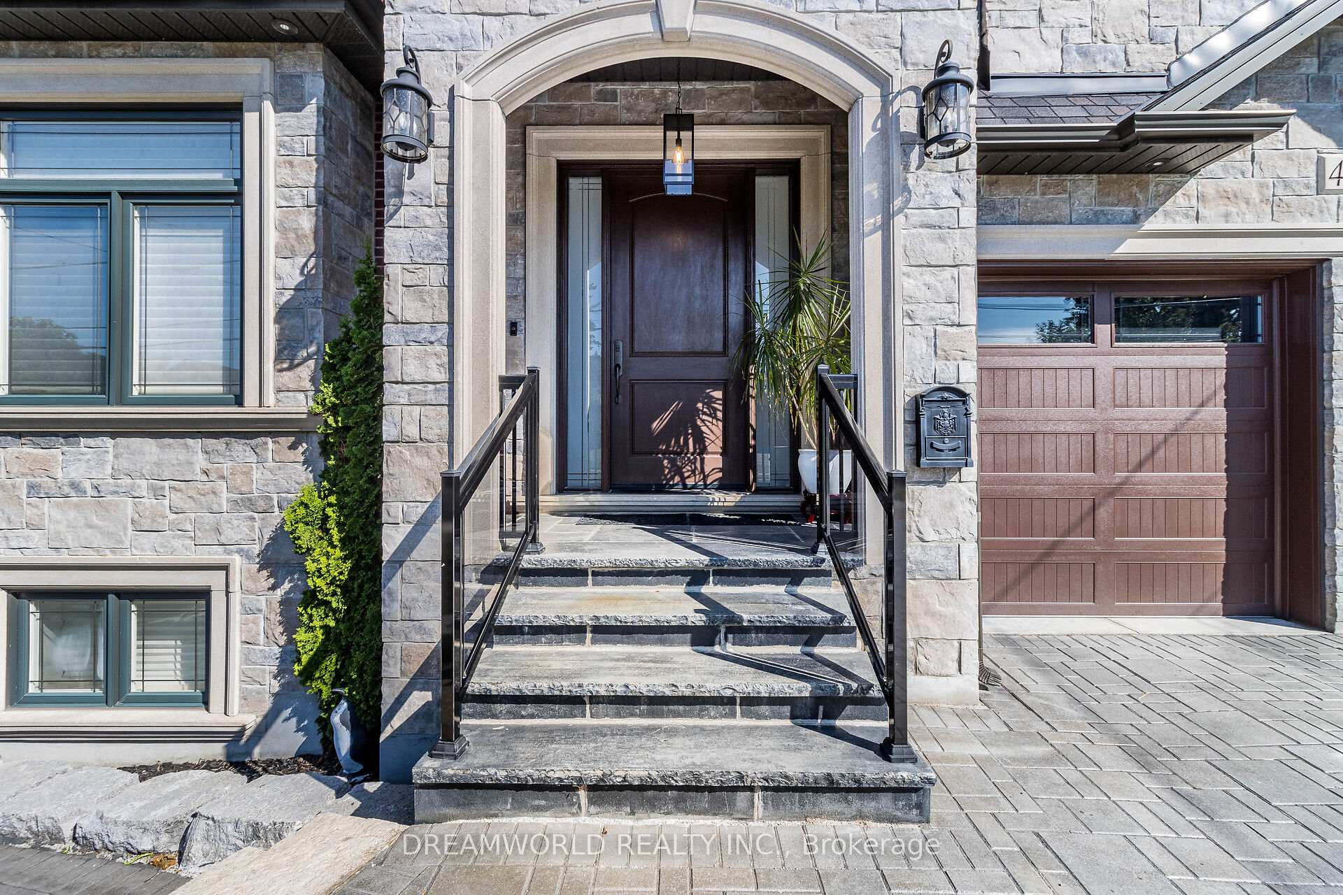 416 Rustic Road, Toronto W04 — photo 5 of 5