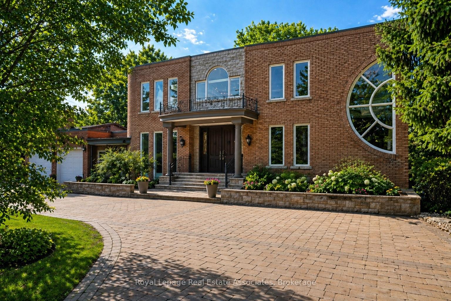 12 Westmount Park Road, Toronto W09, ON M9P 1R5 — Toronto W09, Ontario