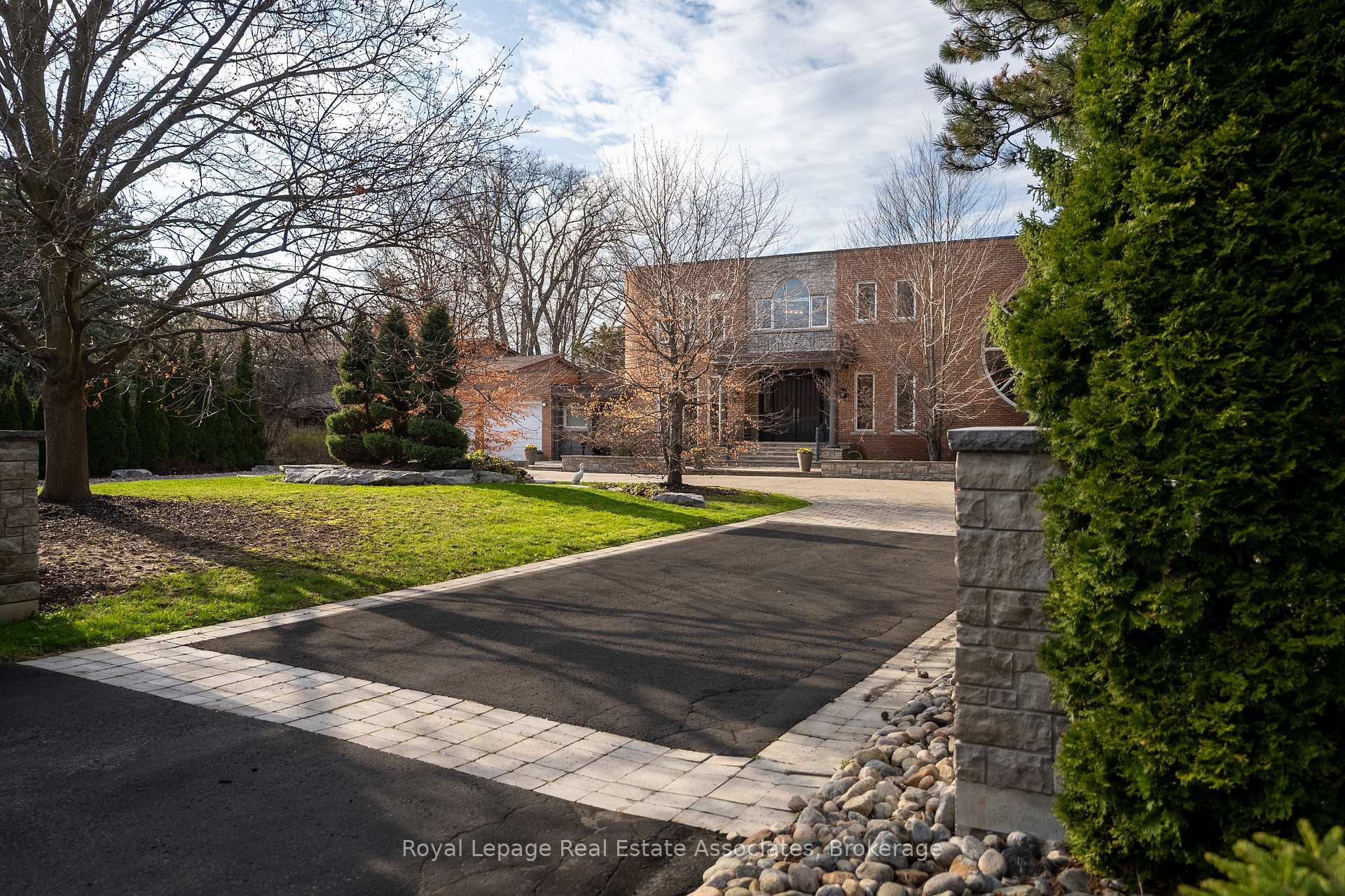 12 Westmount Park Road, Toronto W09 — photo 2 of 5