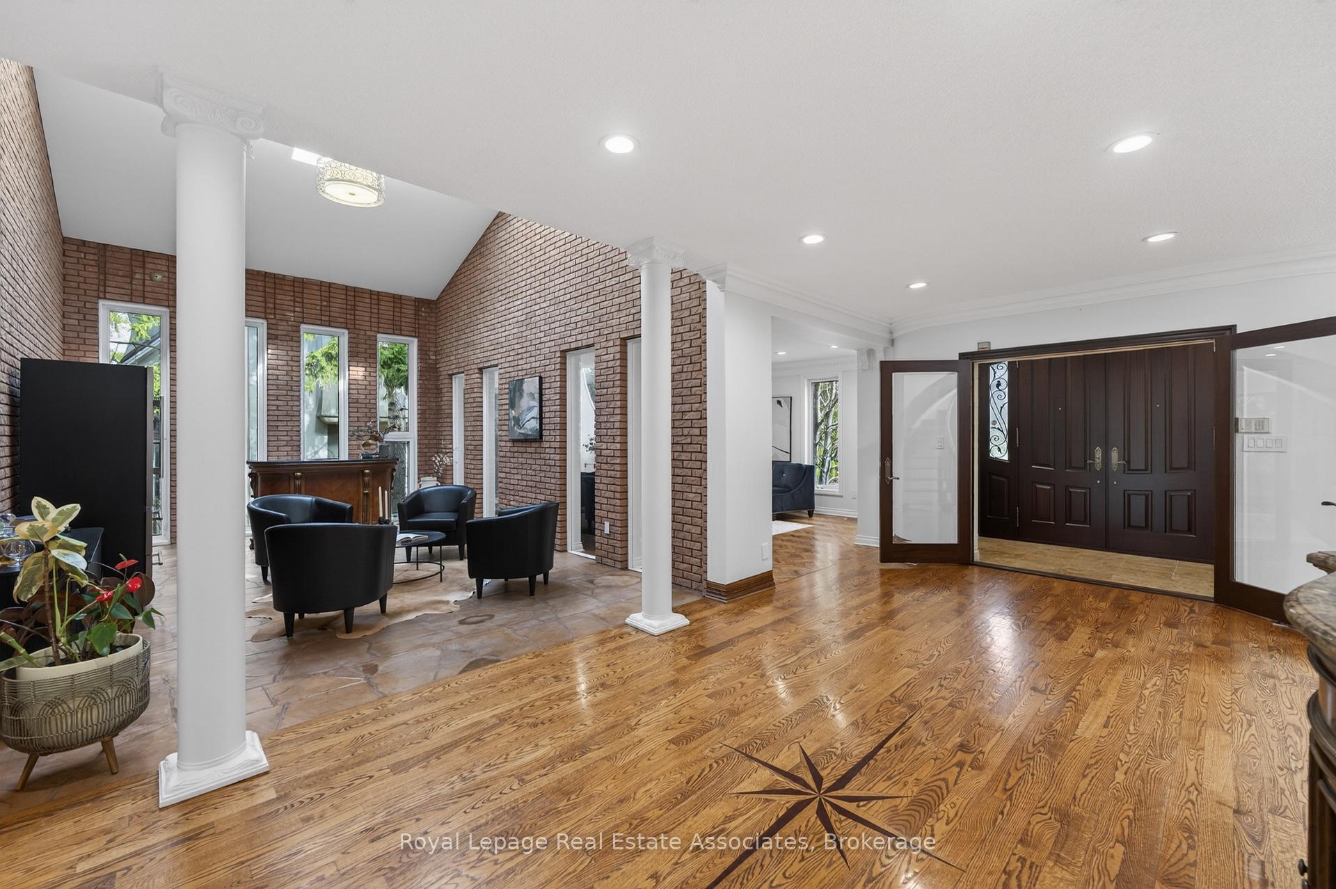 12 Westmount Park Road, Toronto W09 — photo 5 of 5