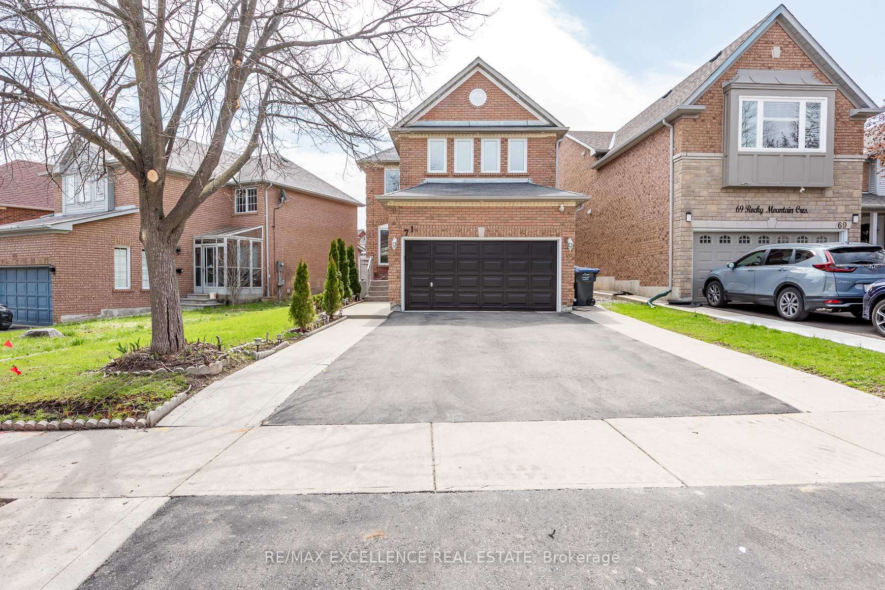 71 Rocky Mountain Crescent, Brampton, ON L6R 1E7