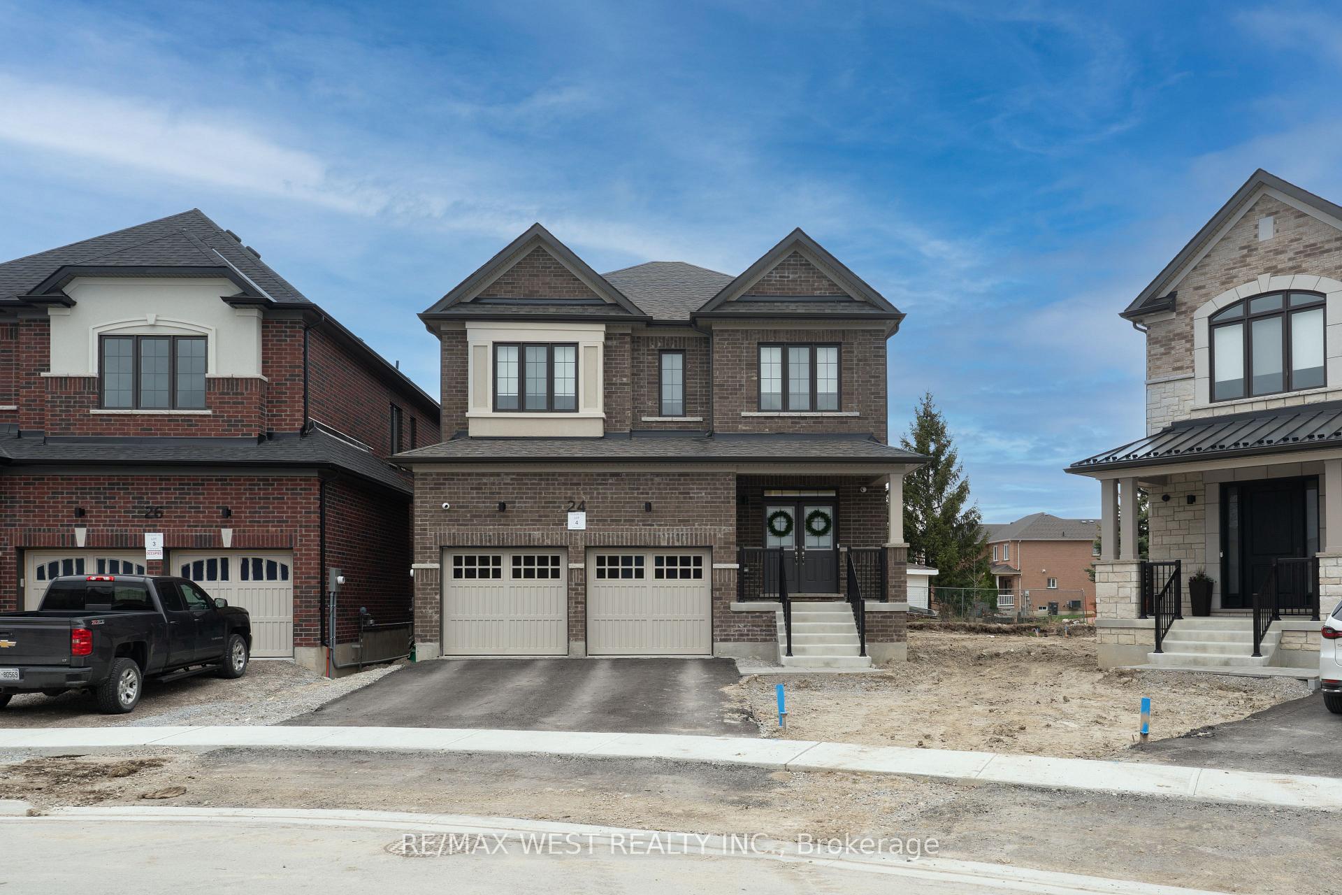 24 Hanton Crescent, Caledon — photo 2 of 5
