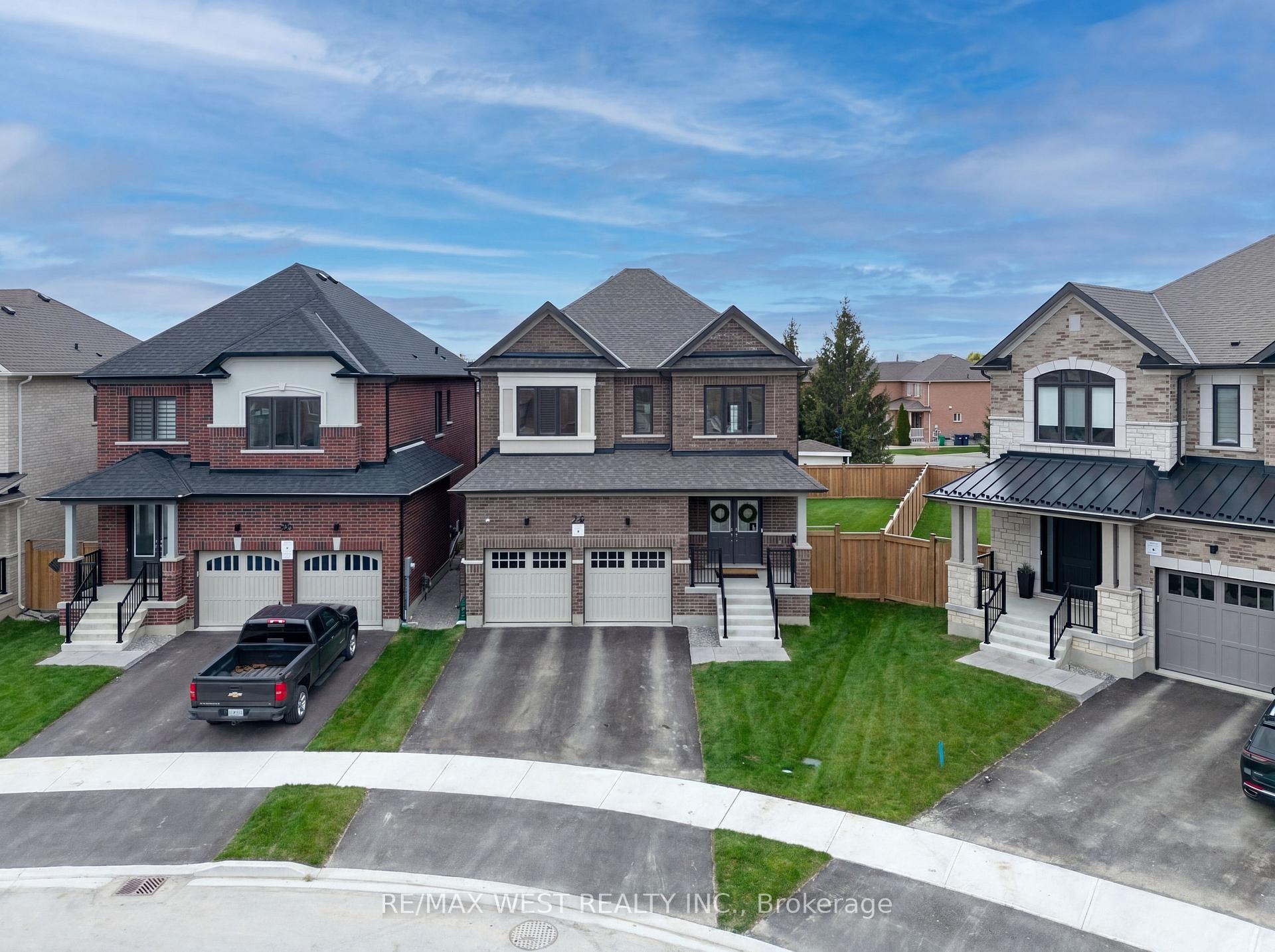 24 Hanton Crescent, Caledon — photo 3 of 5