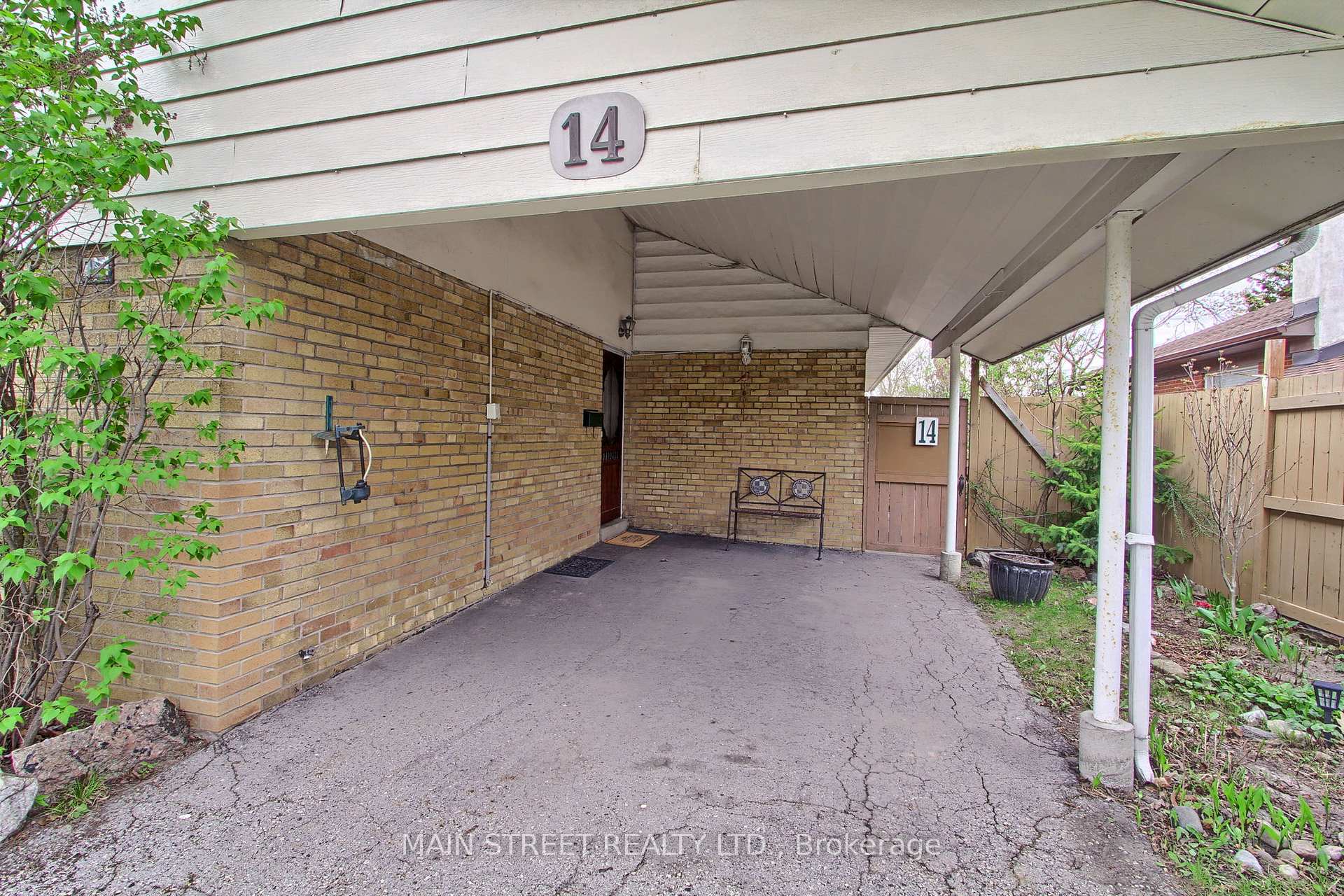 14 Westhampton Drive, Toronto W09 — photo 4 of 5