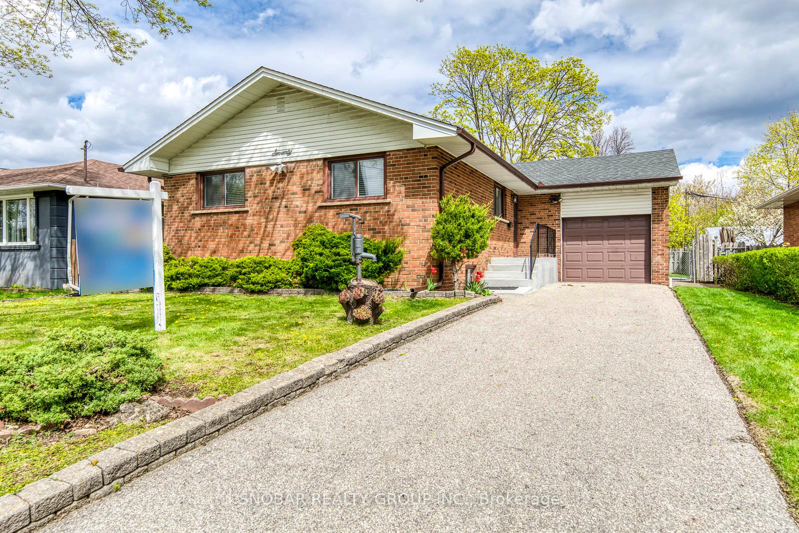 70 Lavington Drive, Toronto W09 — photo 2 of 5