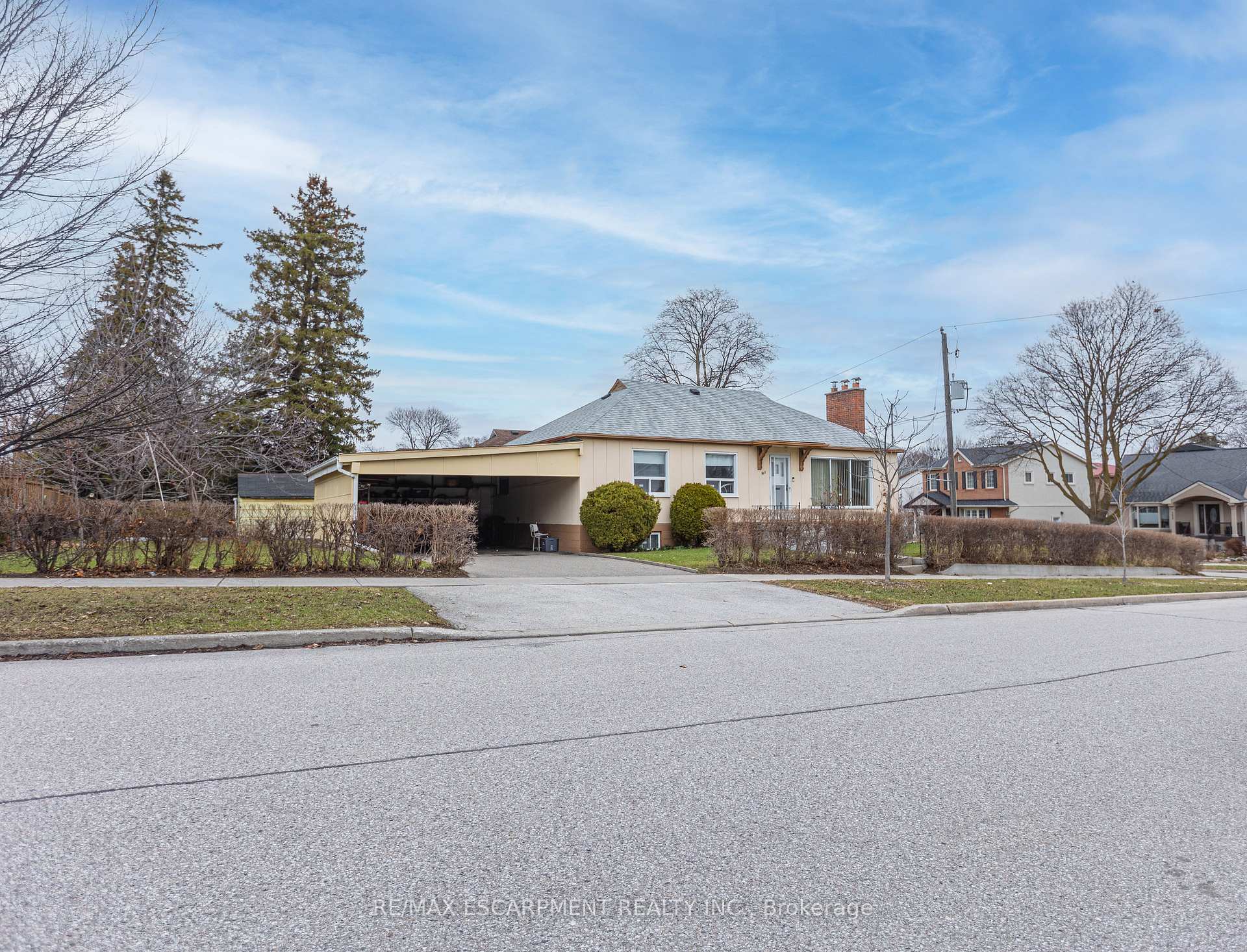 1 Snaresbrook Drive, Toronto W10, ON M9W 2N5 — Toronto W10, Ontario